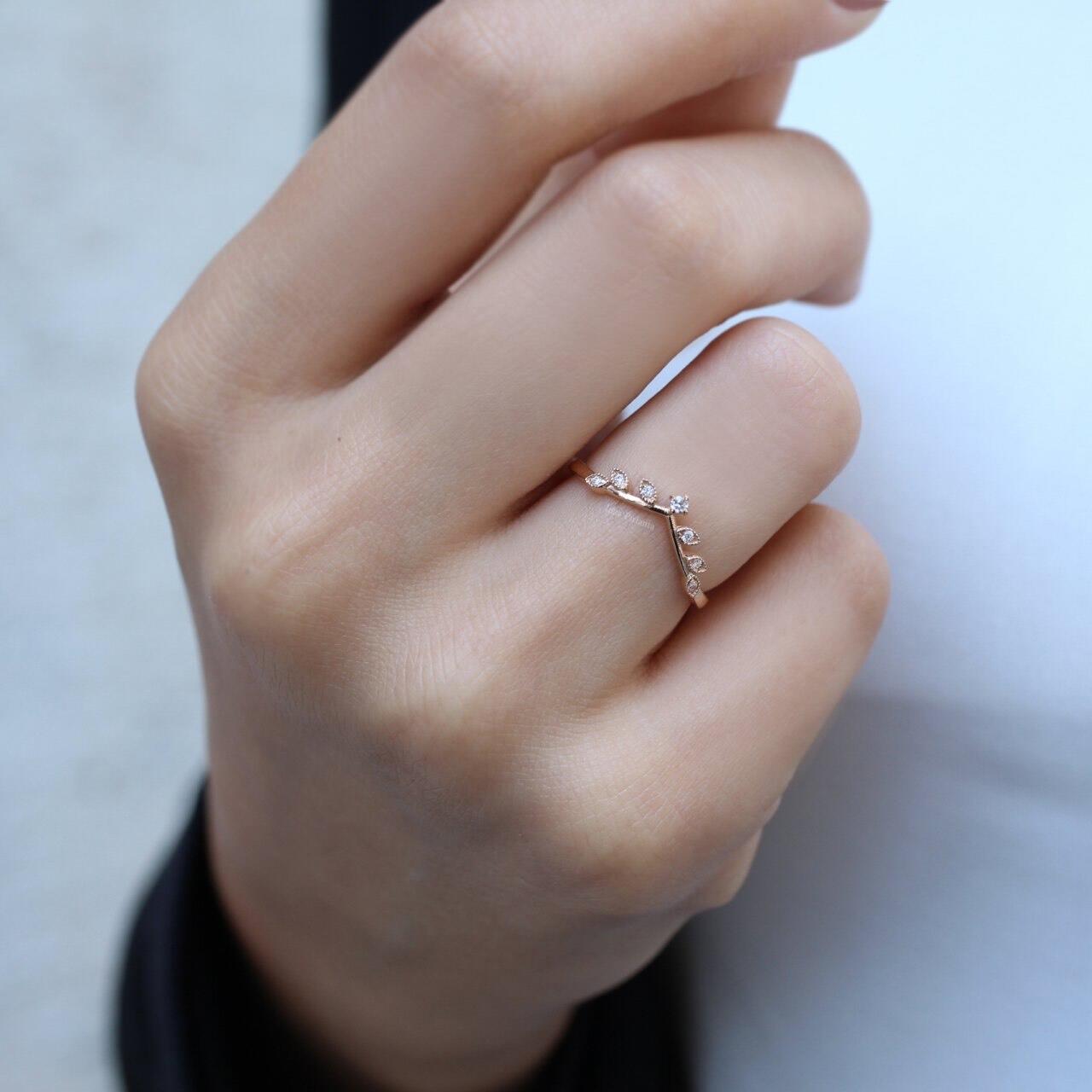 0.05 Carat Vintage Branch Half Eternity Diamond Ring