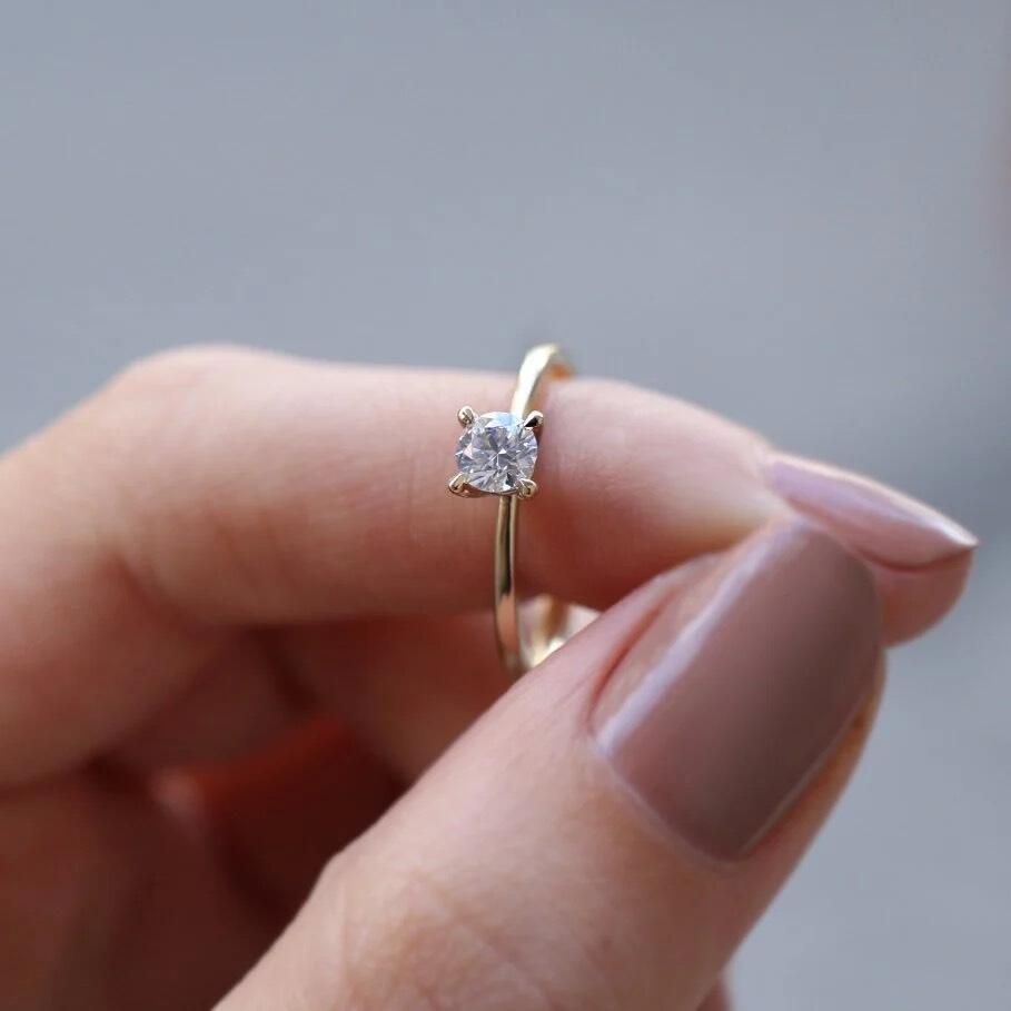 0.25 Karat Solitärring mit Diamanten