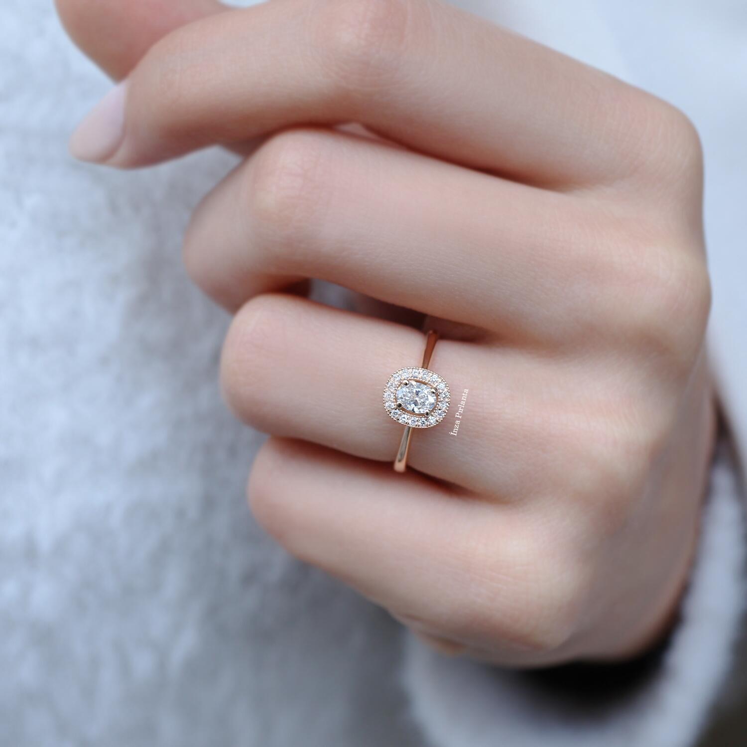 0.40 Carat Vintage Oval Design Diamond Ring