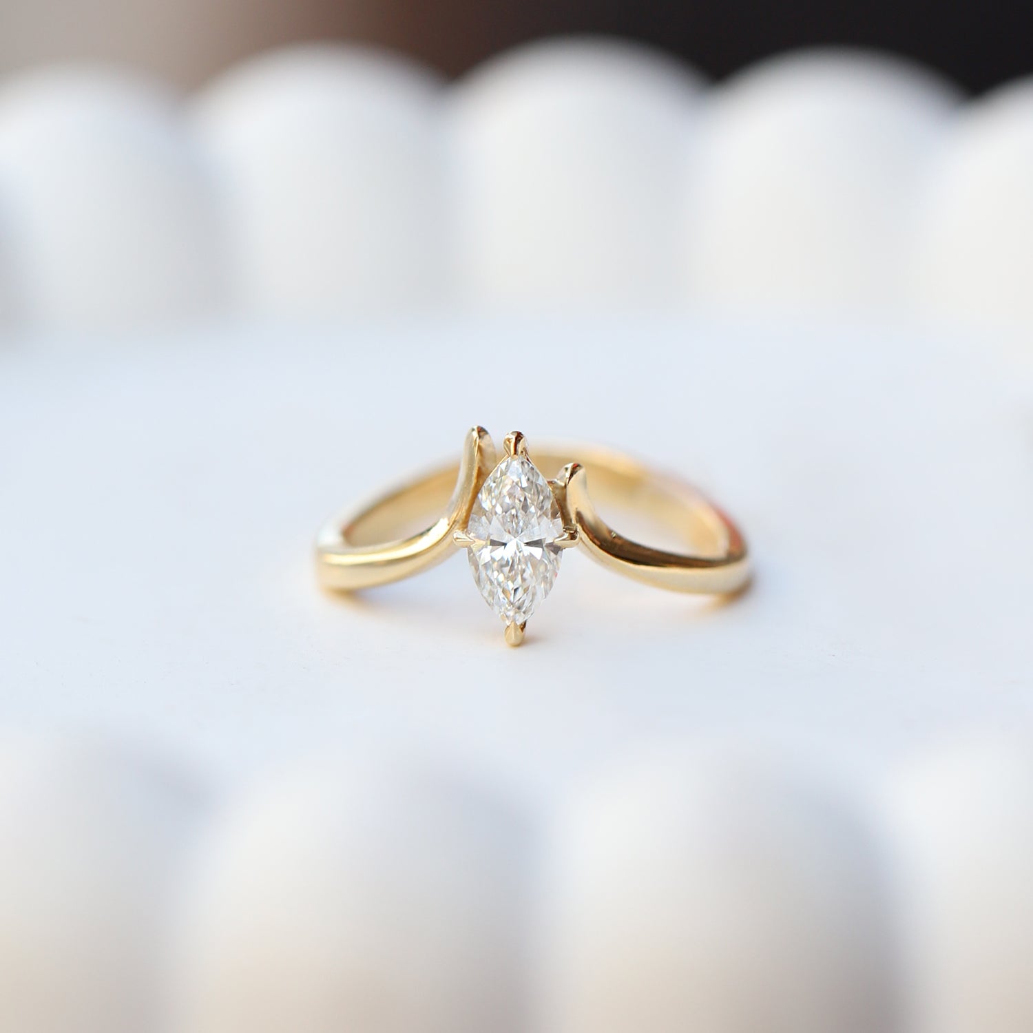 0.40 Karat Spezialdesign Marquise Diamant Solitärring