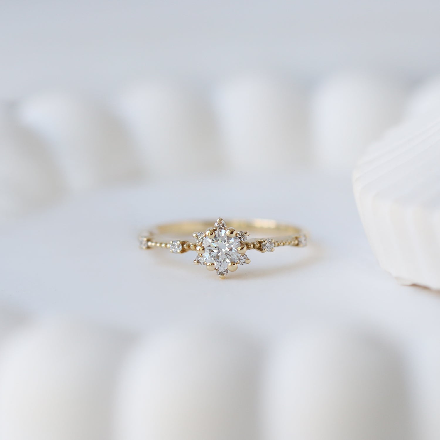 0.42 Karat Vintage Sonderanfertigung Schneeflocken-Diamantring