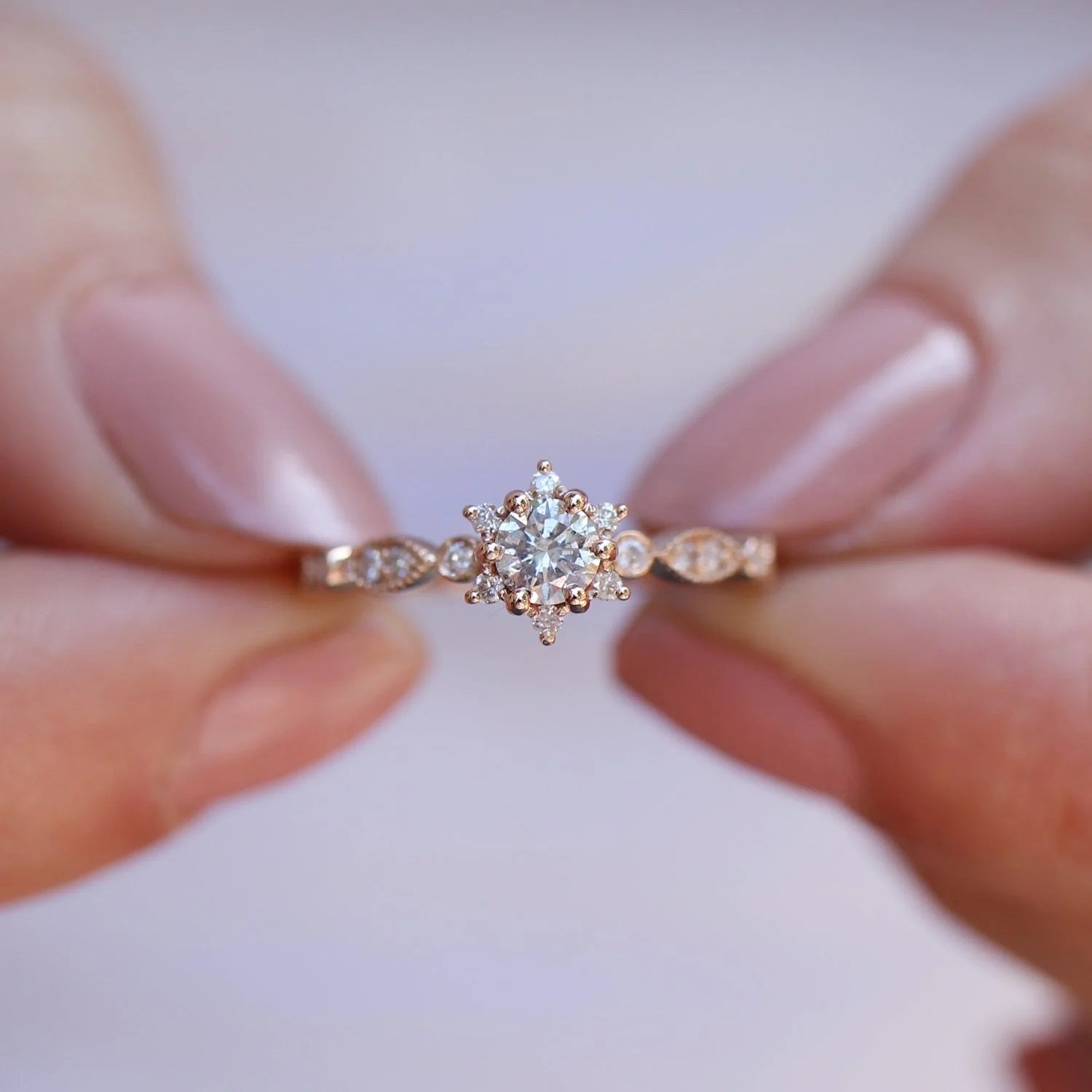 0.45 Karat Vintage Design Schneeflocken-Diamantring