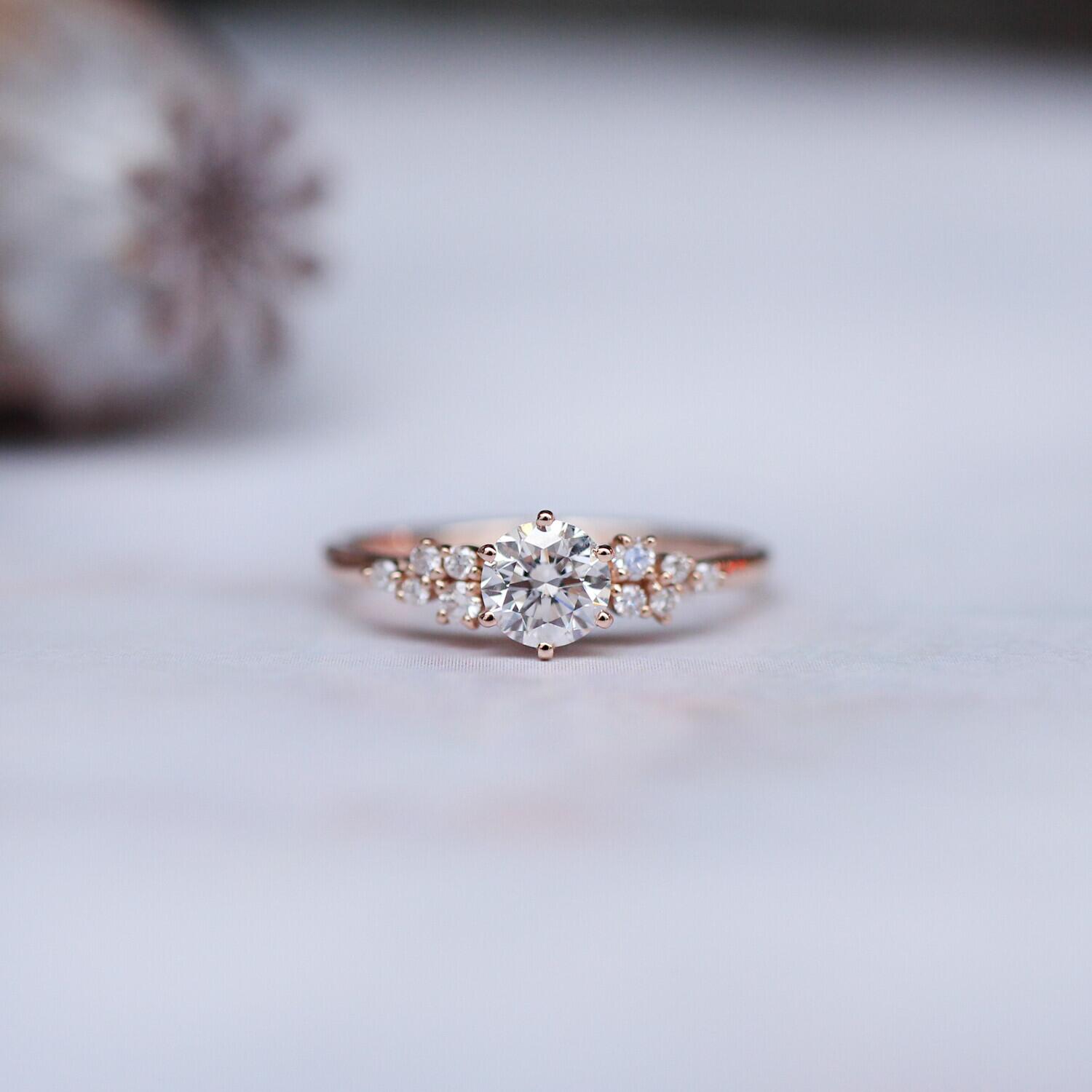 0.60 Karat Vintage Sonderanfertigung Asymmetrischer Diamant Solitärring