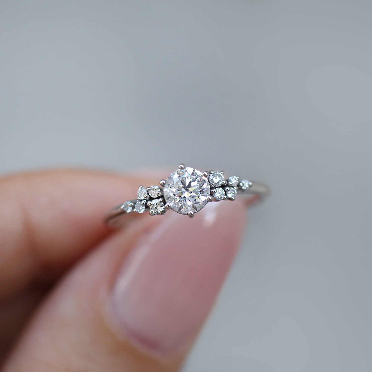0.60 Karat Vintage Sonderanfertigung Asymmetrischer Solitär-Diamantring