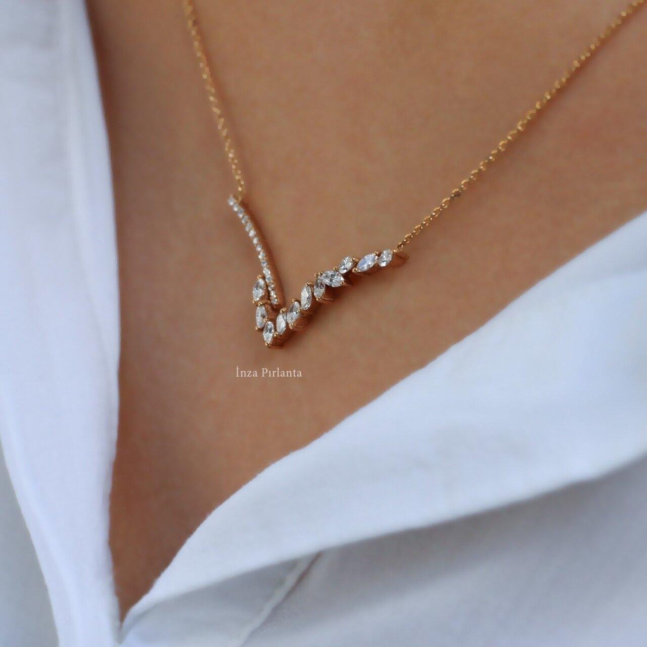 0.65 Karat Diamant-Halskette mit Marquise-Schliff, Sonderanfertigung