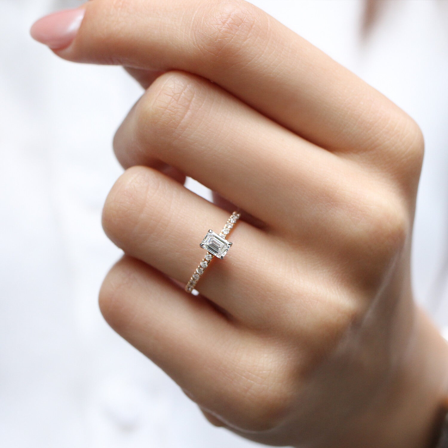 0.70 Karat Smaragd Diamant Solitärring