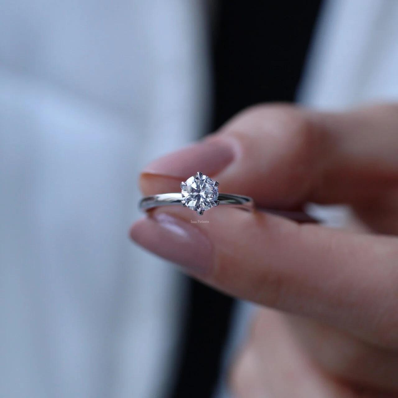 0,70 Karat Solitär-Diamantring