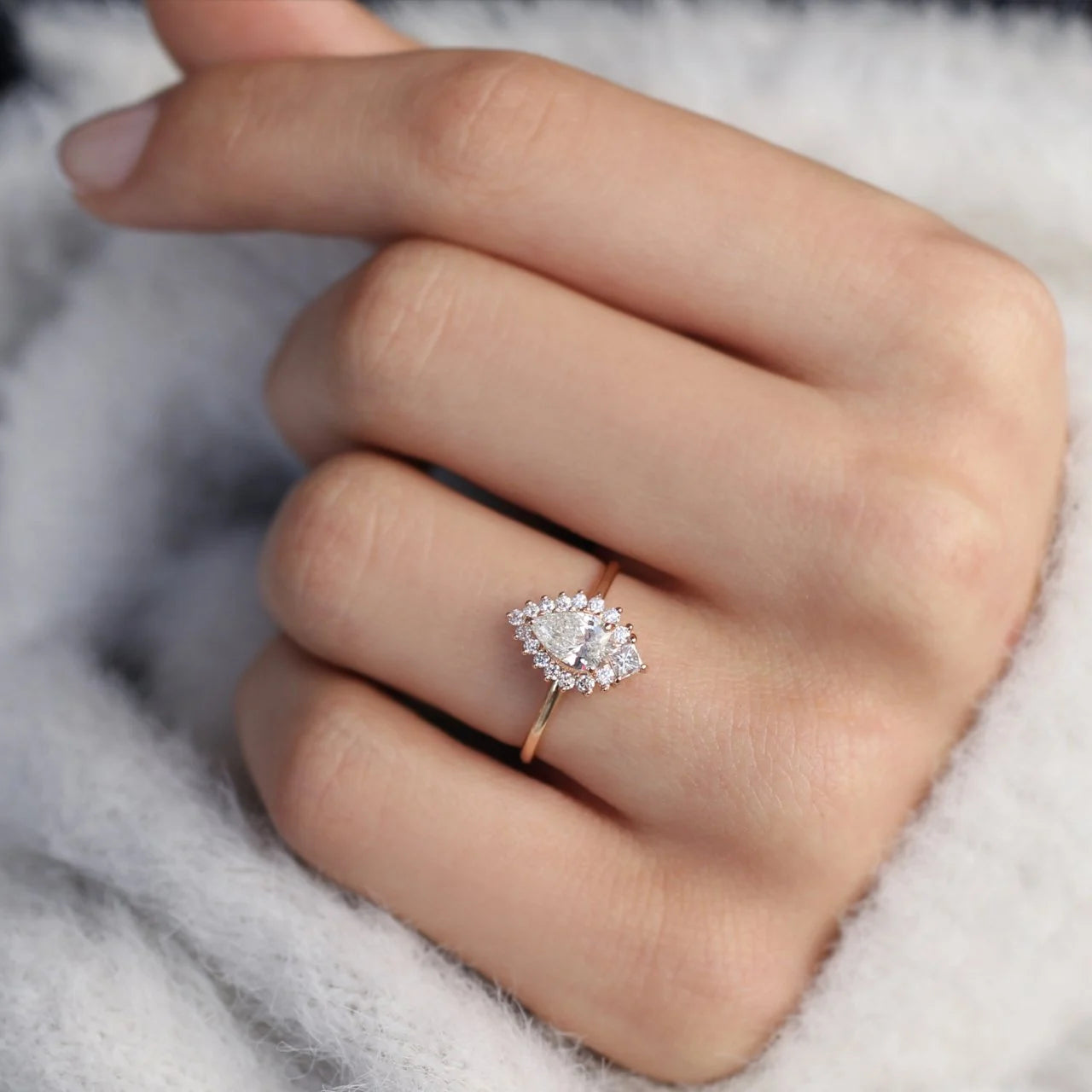 0,75 Karat Spezialanfertigung Tropfen- & Prinzess-Diamantring