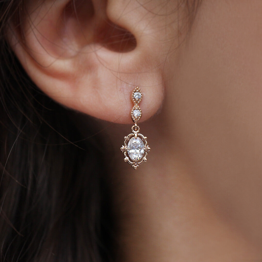 0.90 Carat Vintage Aria Design Diamond Earrings