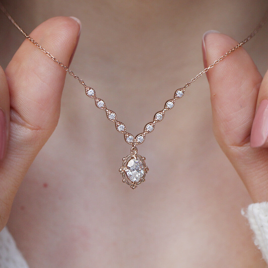 0.95 Carat Vintage Aria Design Diamond Necklace