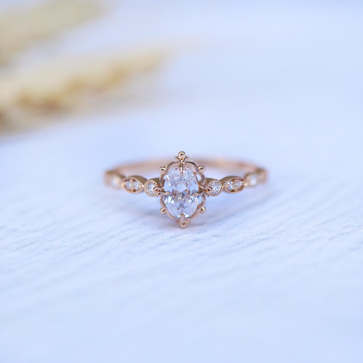 Vintage Aria Weißtopas- & Diamantring