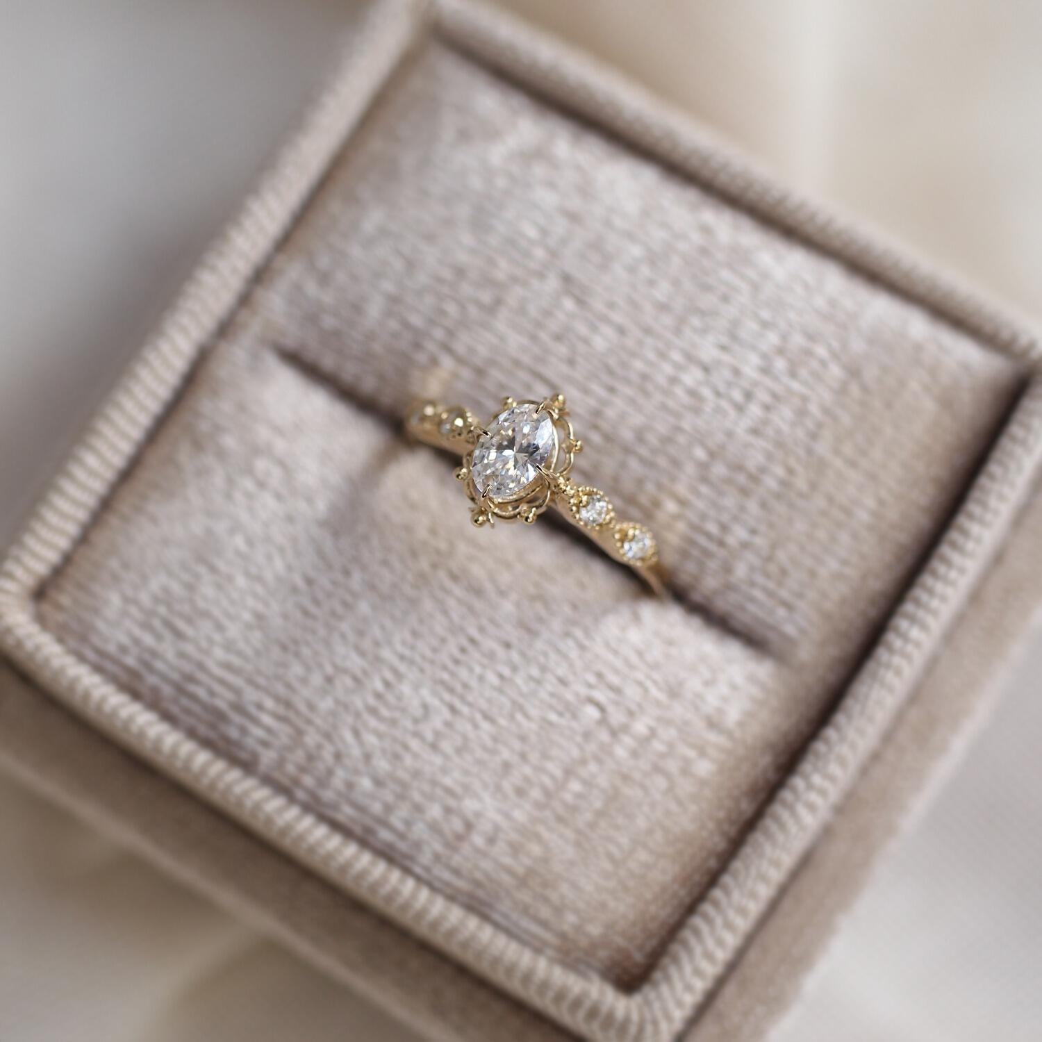 Vintage Aria White Topaz & Diamond Ring