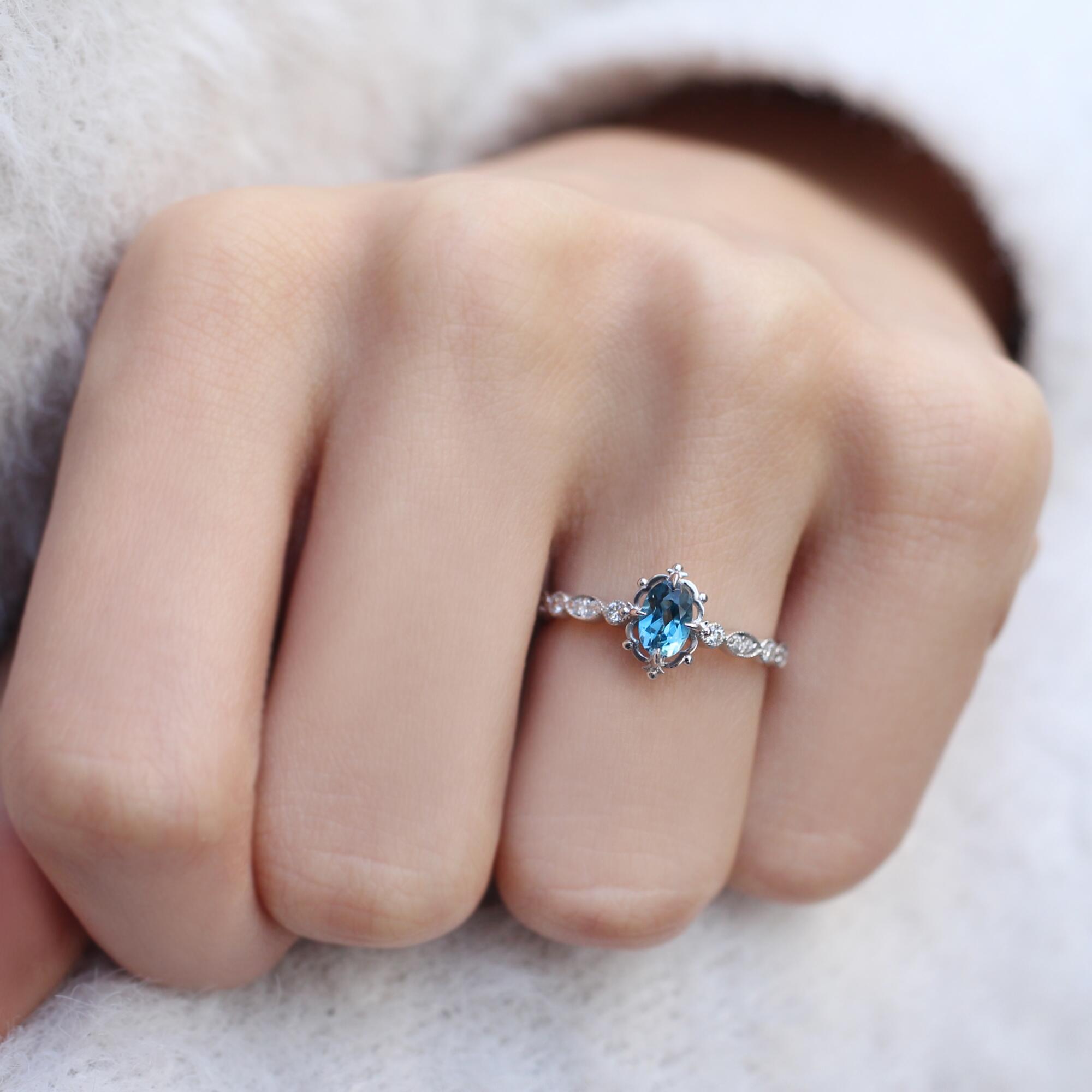 Vintage Aria London Blue Topaz & Diamond Ring