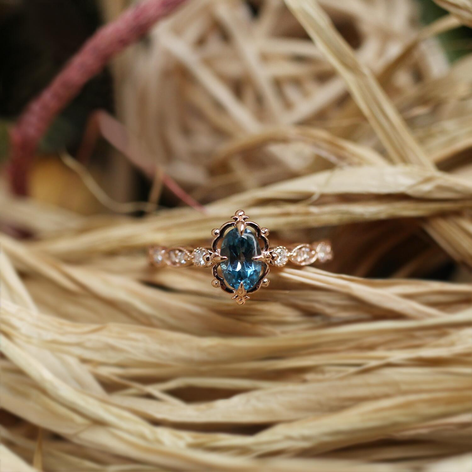 Vintage Aria London Blue & Diamond Ring