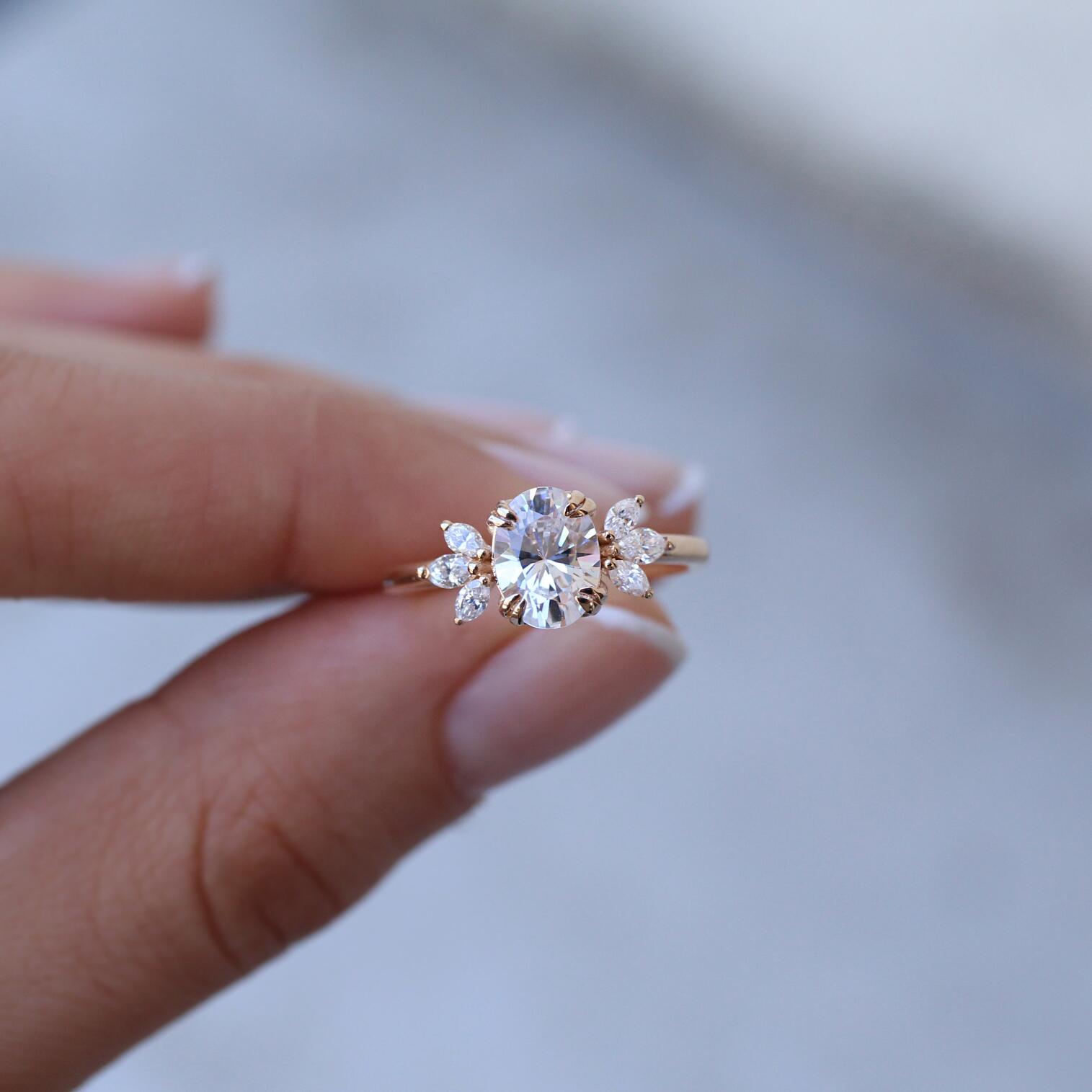 Vintage Lotus Weißtopas & Diamant Ring