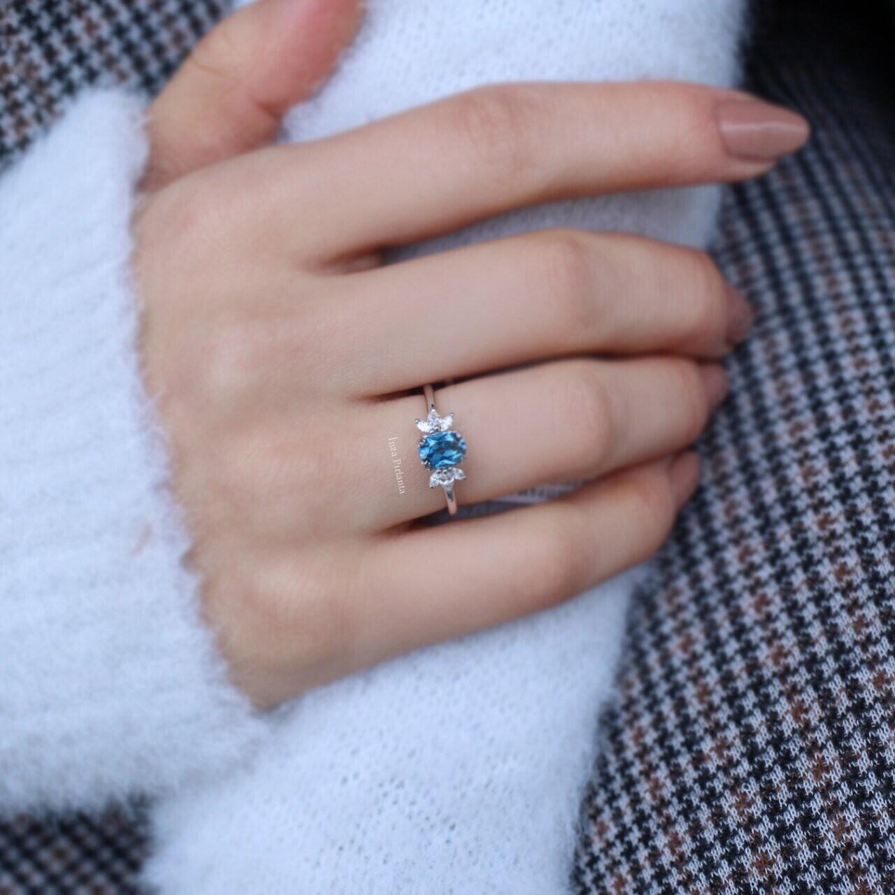 Vintage Mini Lotus London Blue & Diamond Ring