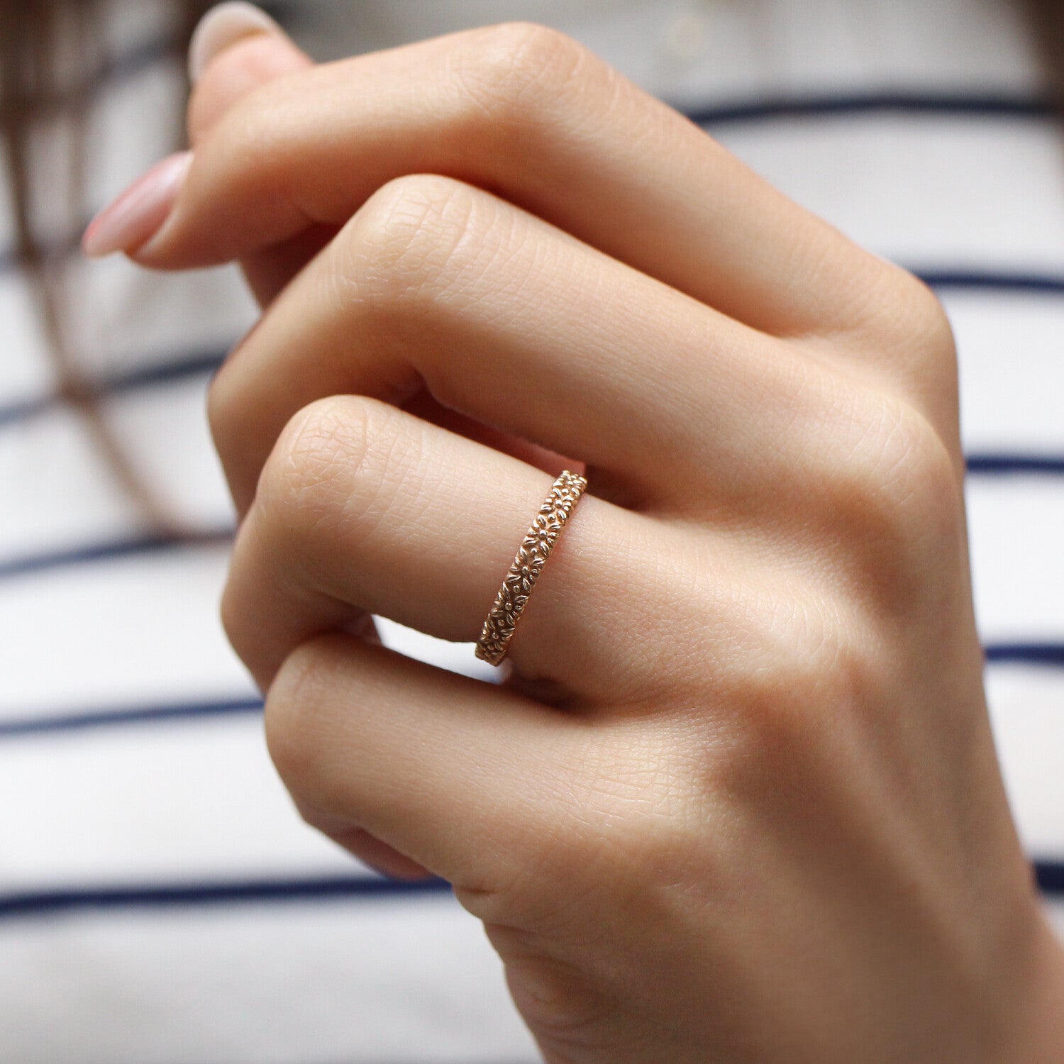 14K Gold Vintage Design Wedding Band