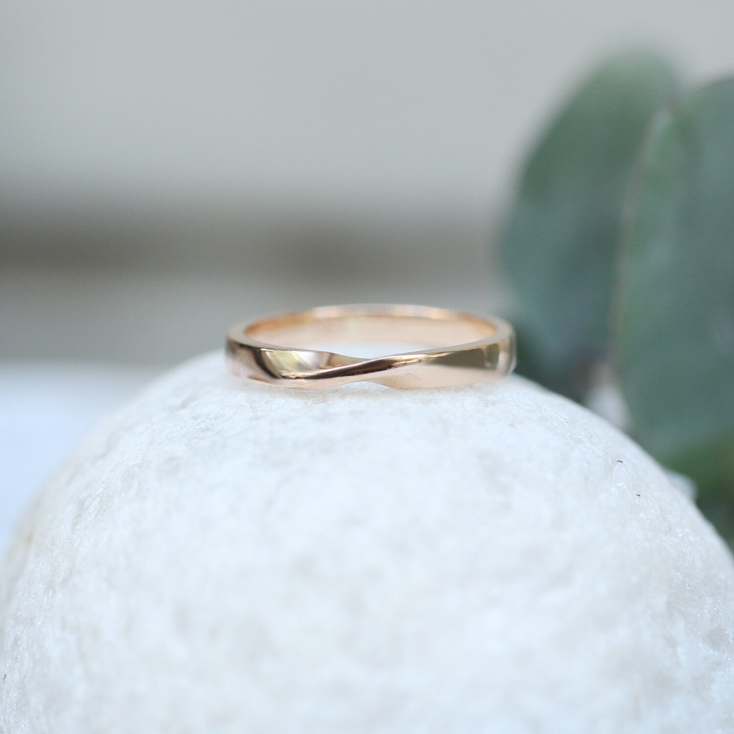 14K Gold Designer Twist Wedding Band