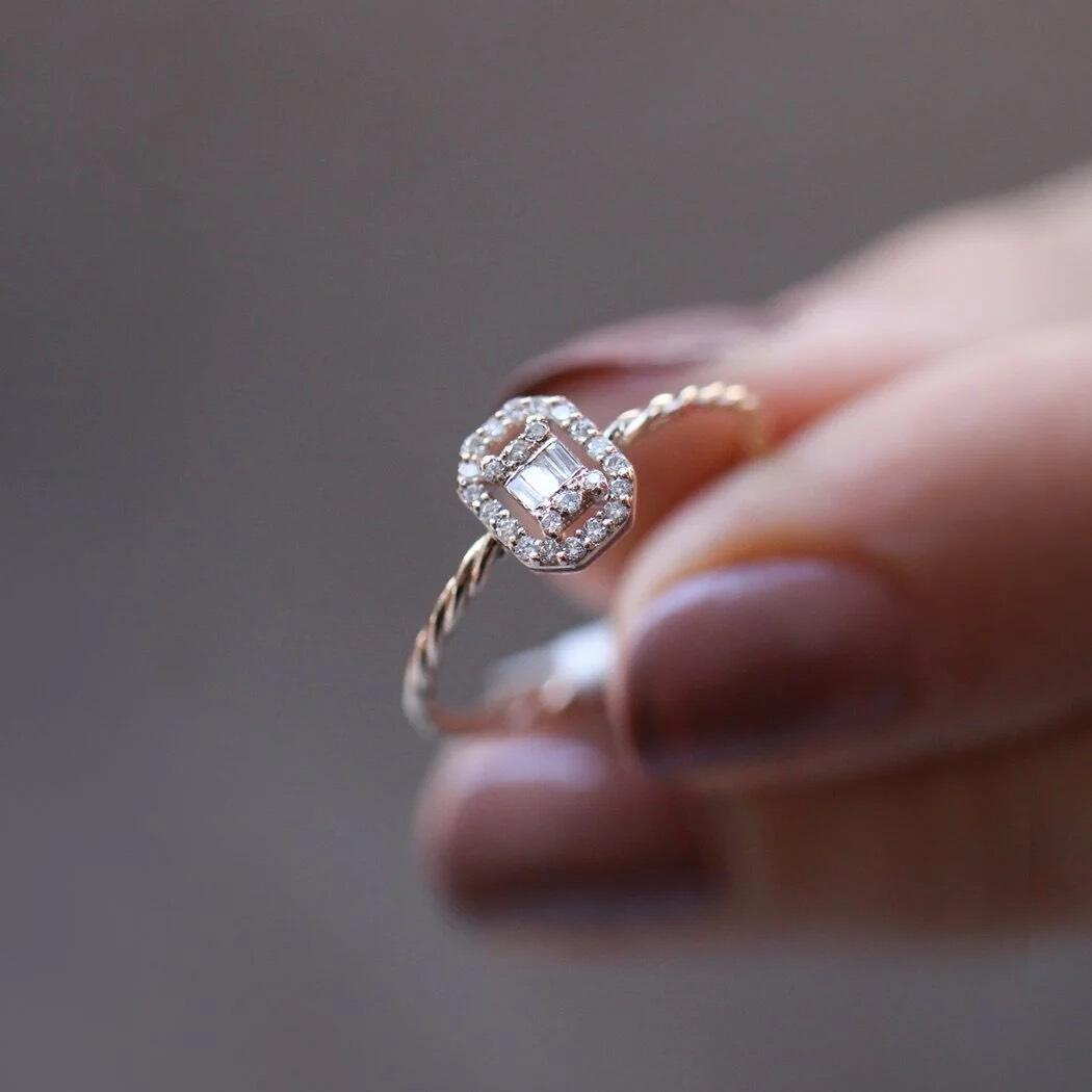0.15 Carat Minimal Twist Baguette Diamond Ring