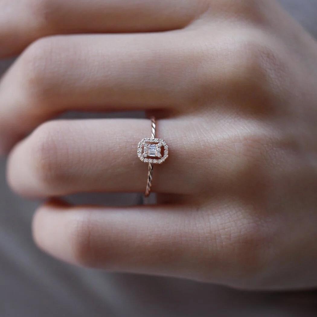0.15 Carat Minimal Twist Baguette Diamond Ring