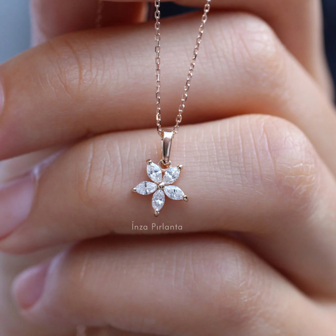 0.25 Karat Diamant Marquis Blumenkette