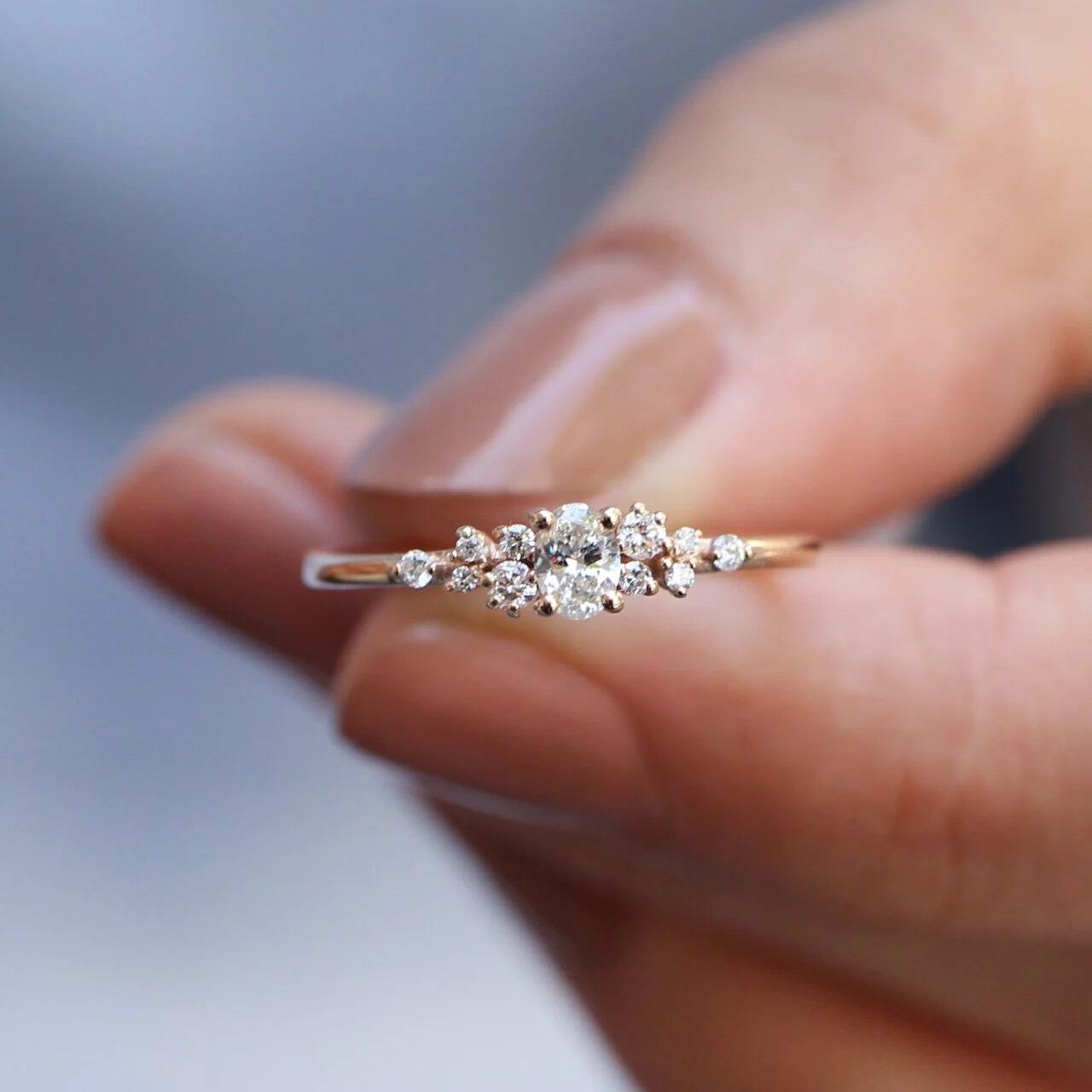 0.25 Karat Vintage Design Asymmetrie Diamantring