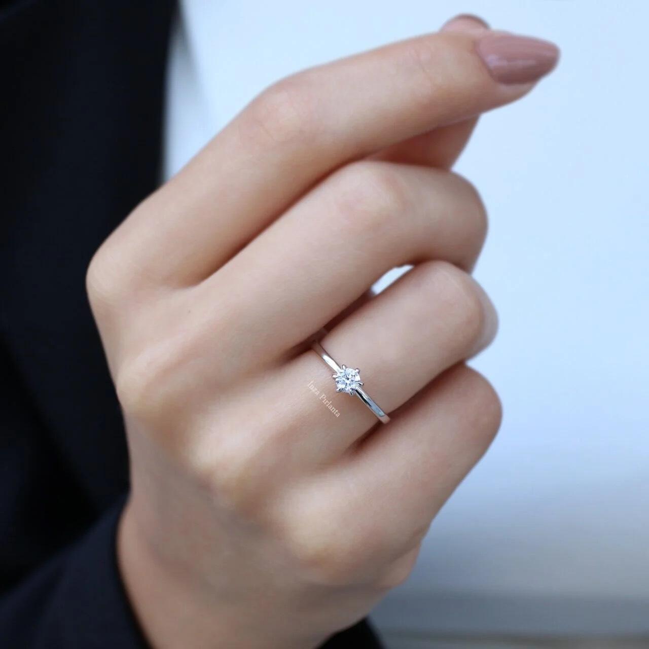 0.30 Carat Diamond Solitaire Ring