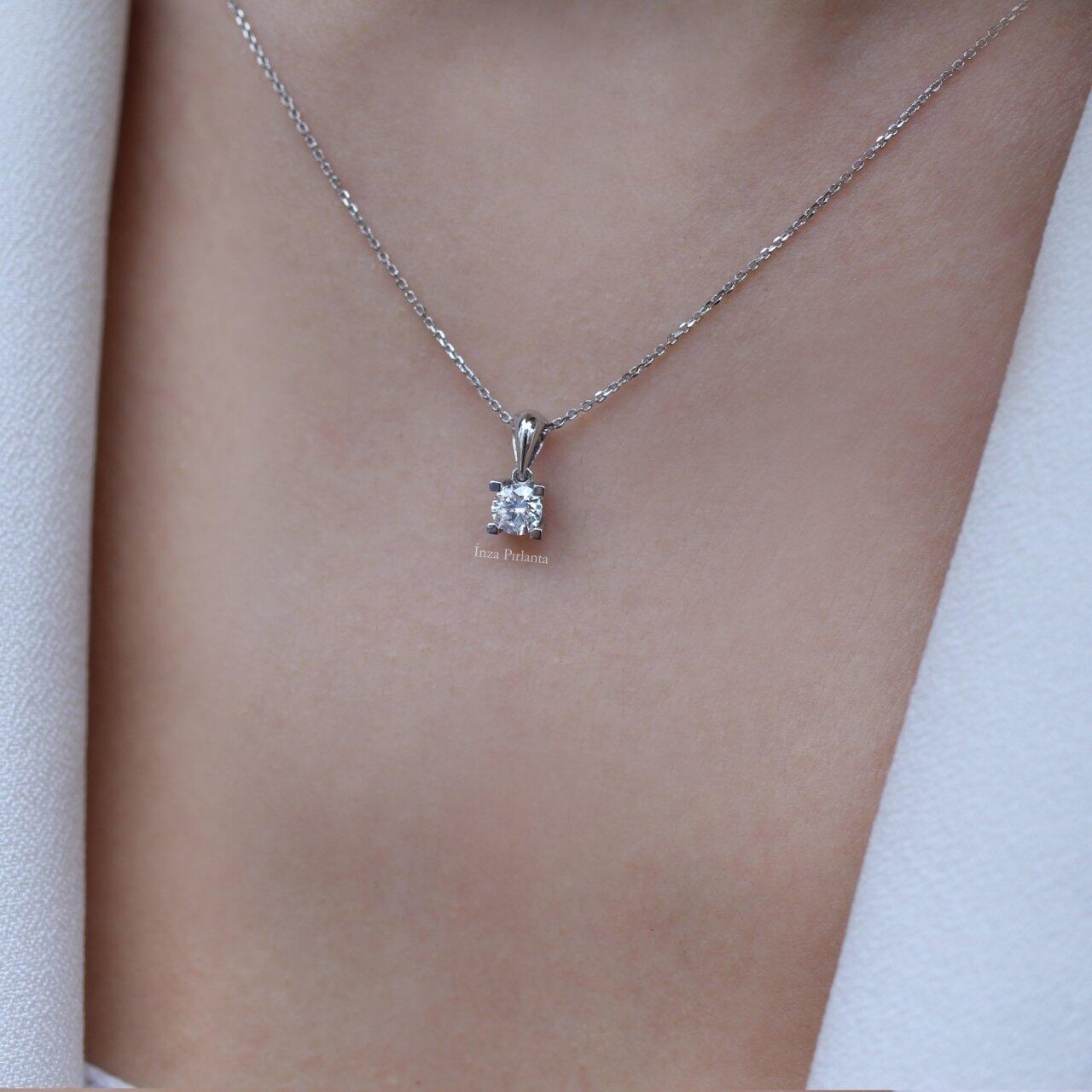0,30 Karat Diamant Solitär Halskette
