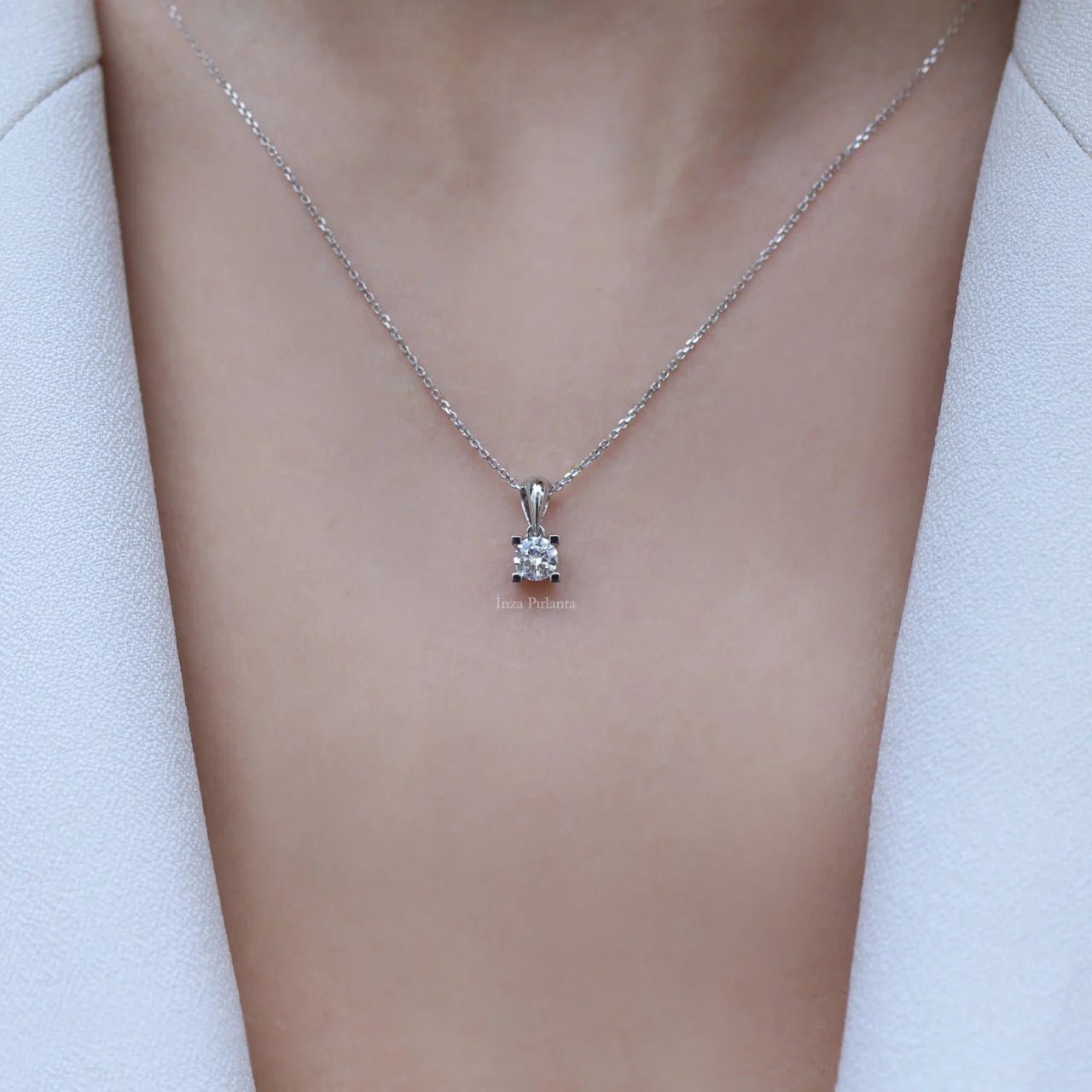 0,30 Karat Diamant Solitär Halskette