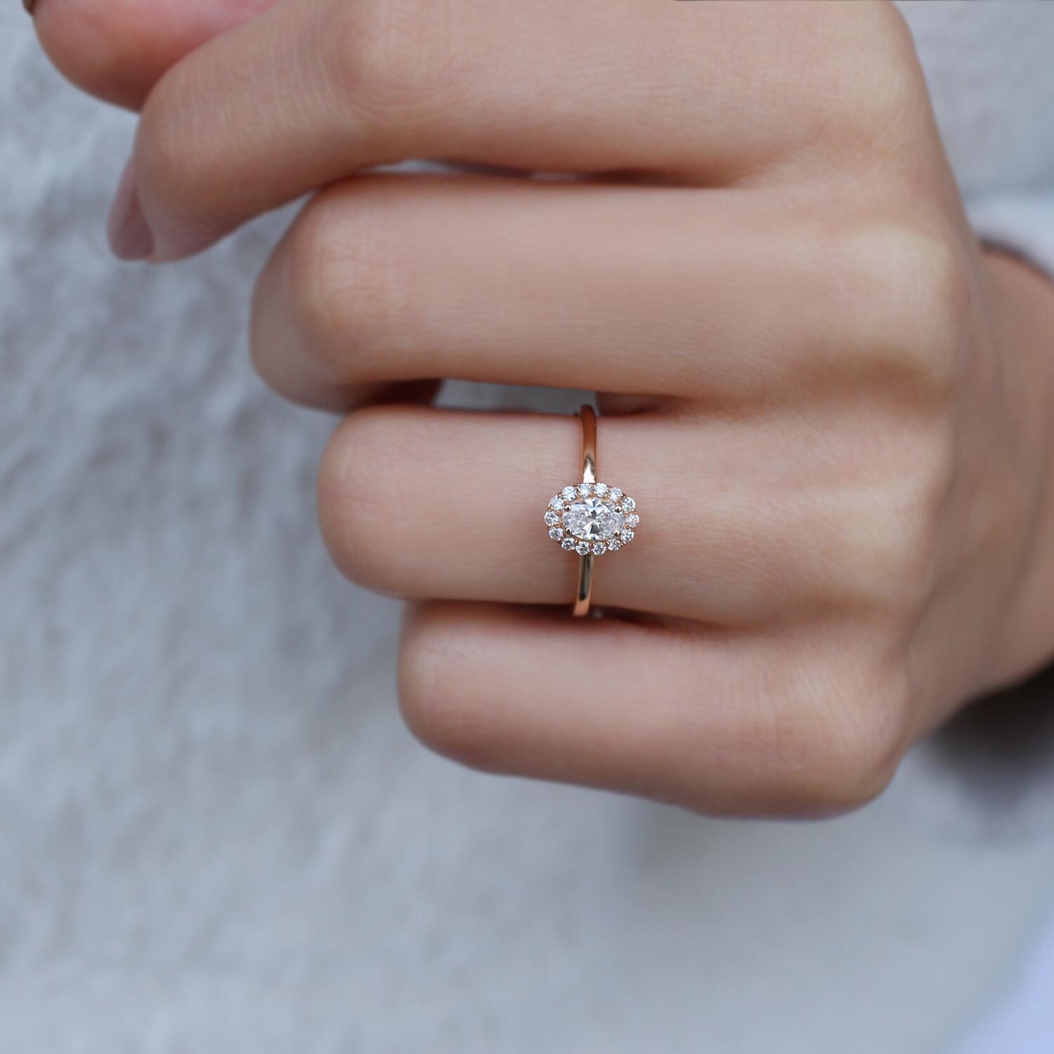 0.40 Carat Vintage Design Oval Diamond Ring