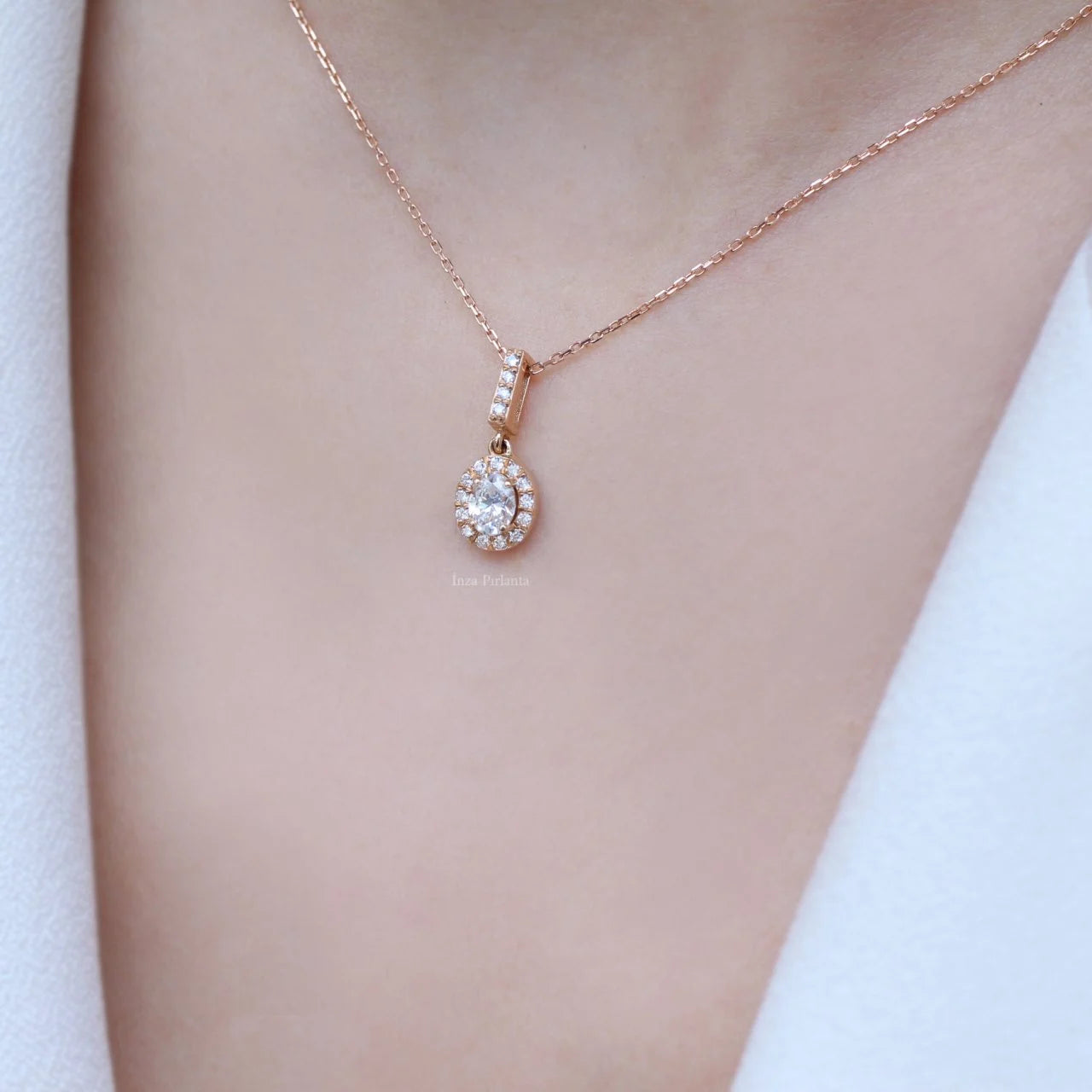 0,40 Karat Spezialdesign Ovale Diamantkette