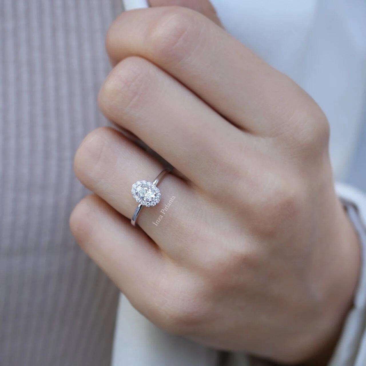 0.40 Carat Oval Diamond Ring