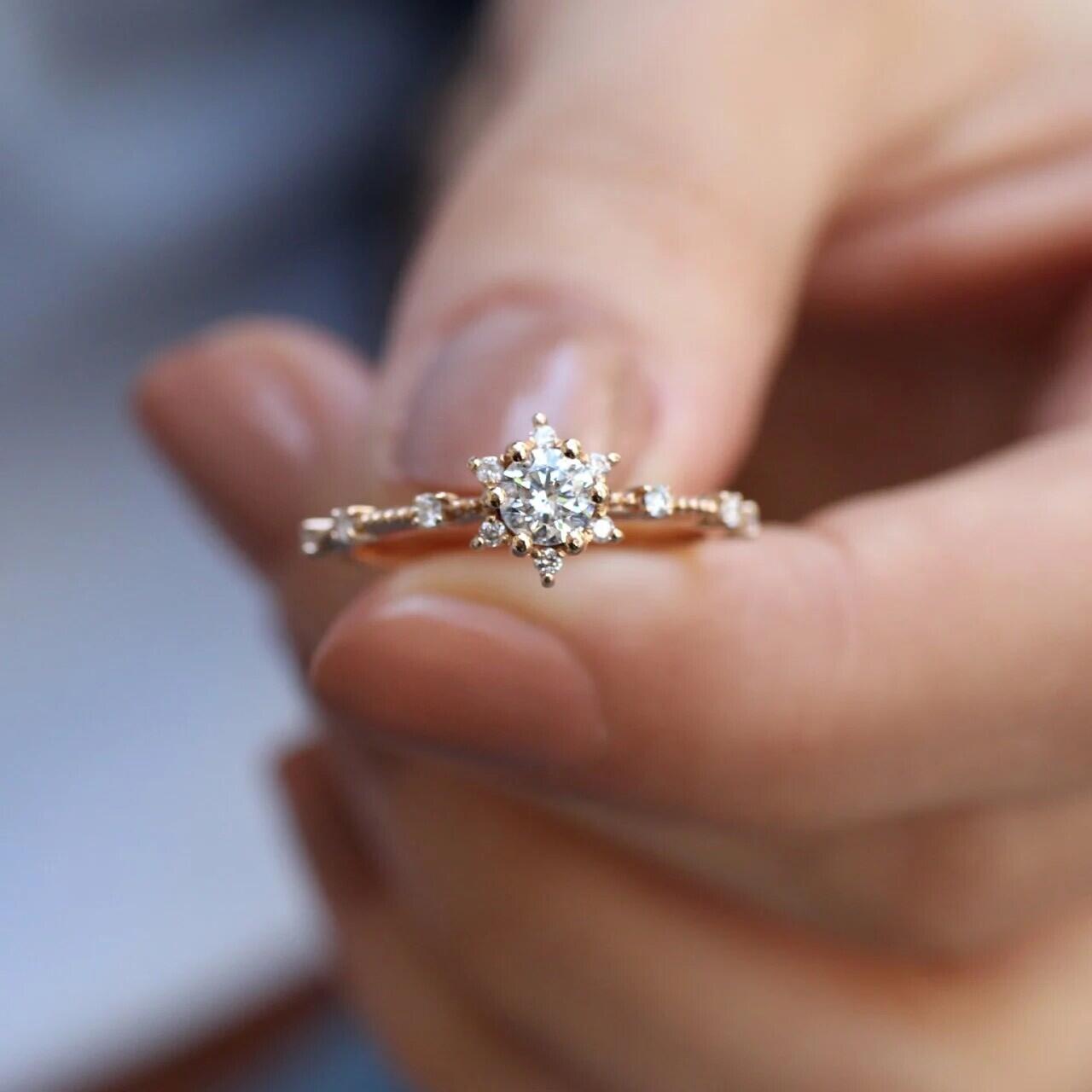 0,42 Karat Vintage Design Schneeflocken-Diamantring