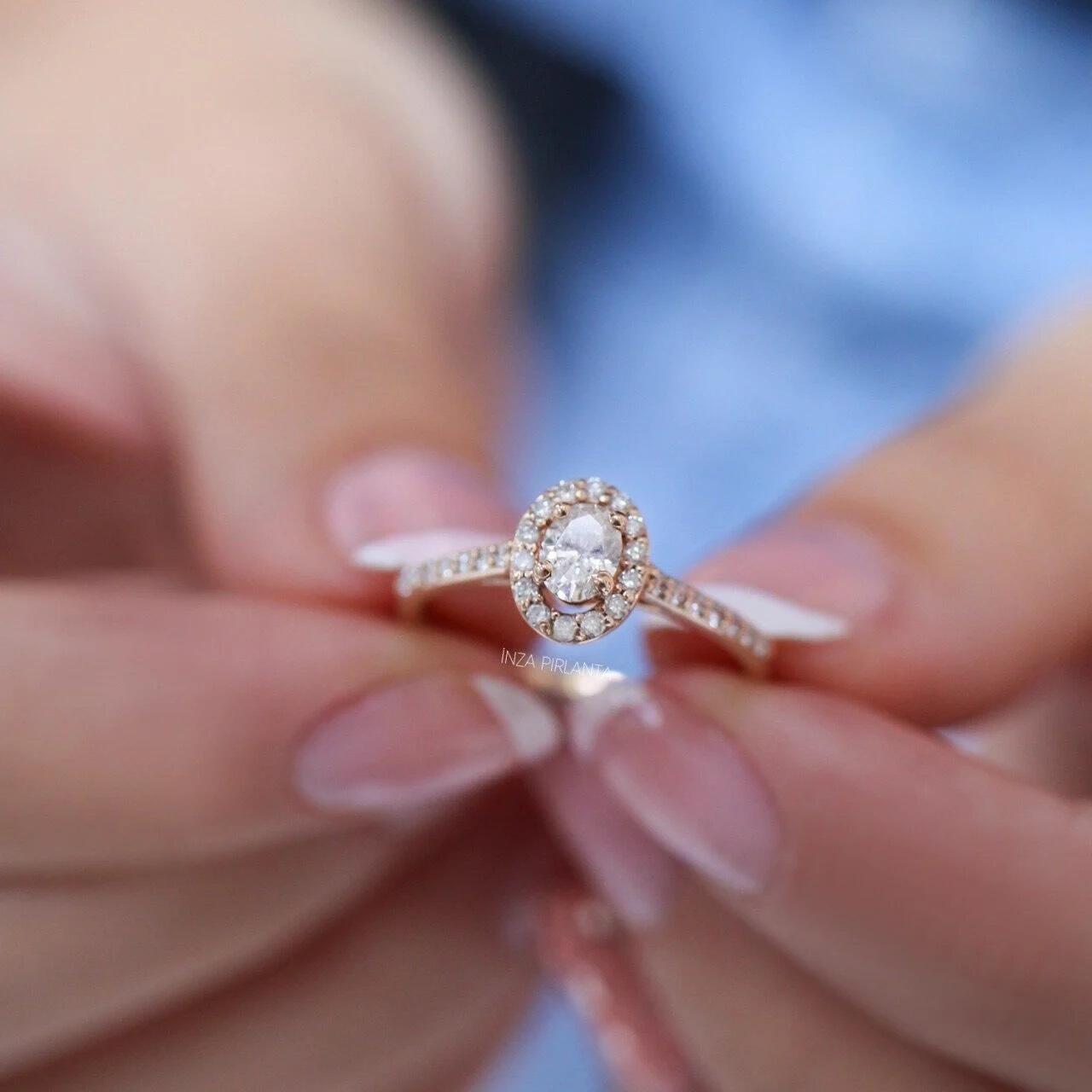 0.50 Karat Oval Pırlanta Tektaş Yüzük
