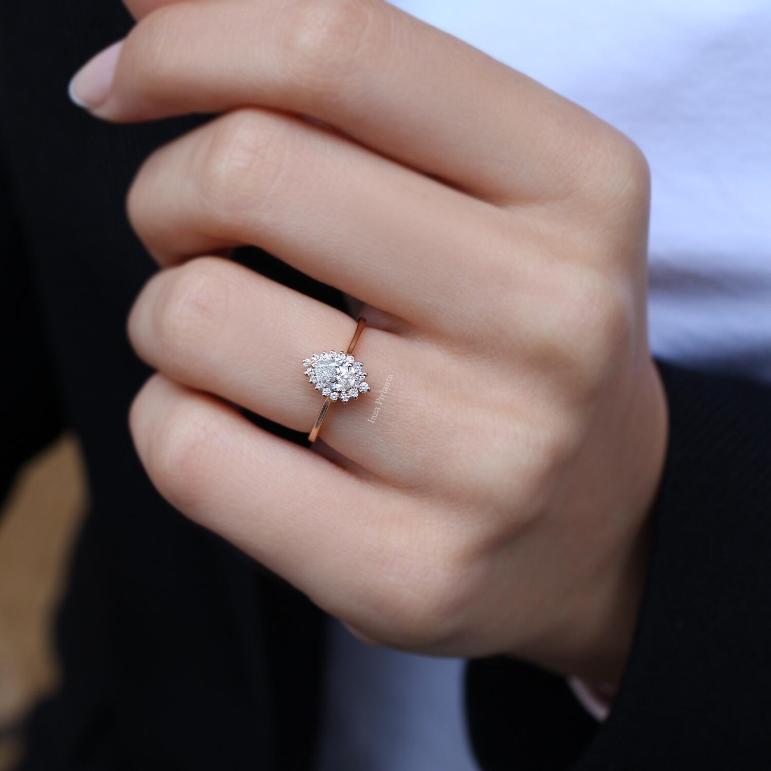 0.50 Carat Vintage Design Teardrop Diamond Ring