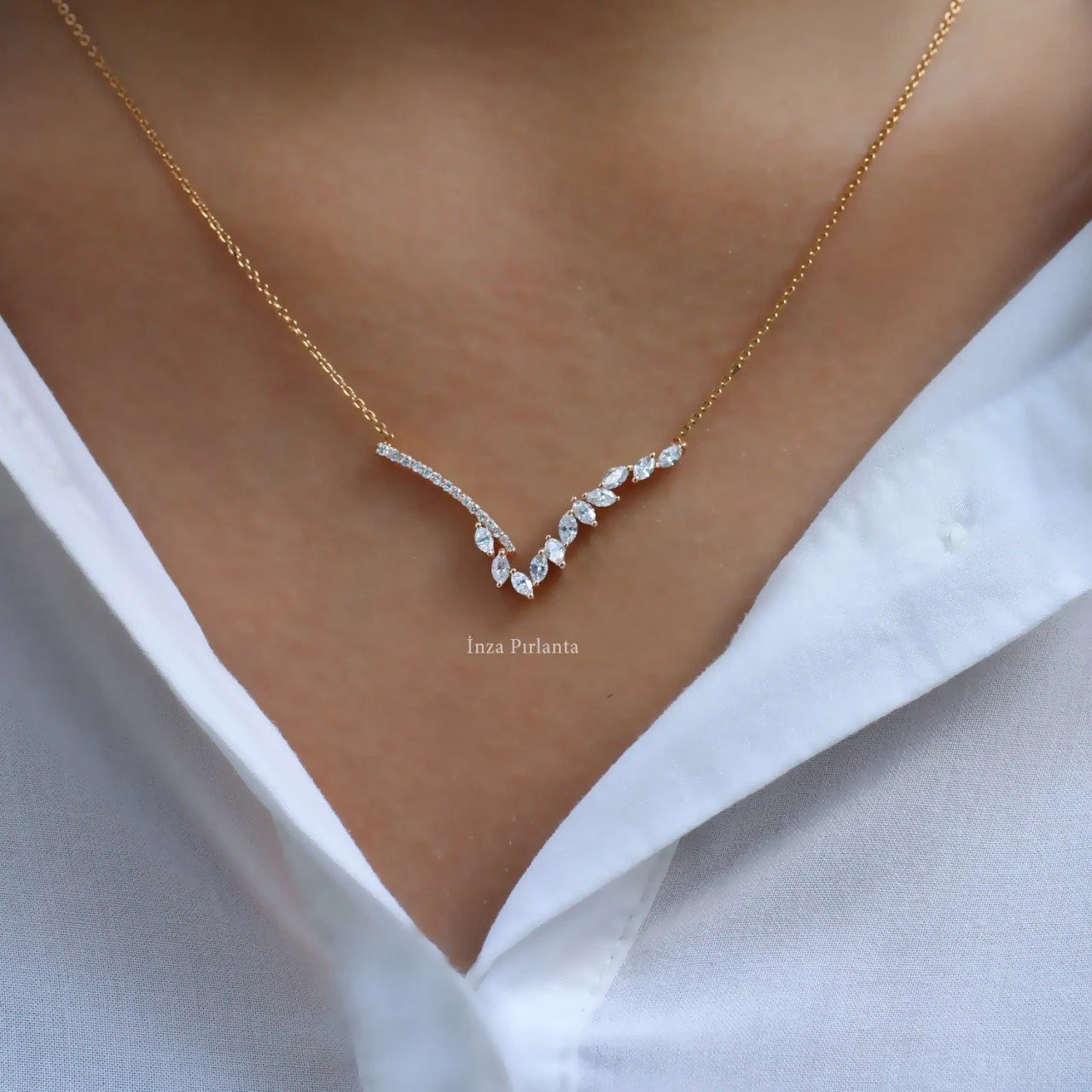 0.65 Karat Diamant-Halskette mit Marquise-Schliff, Sonderanfertigung