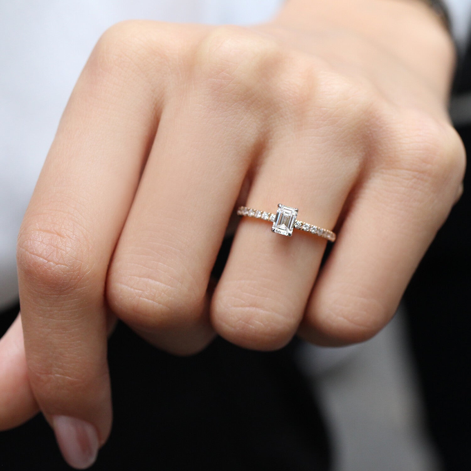 0.70 Karat Smaragd Diamant Solitärring