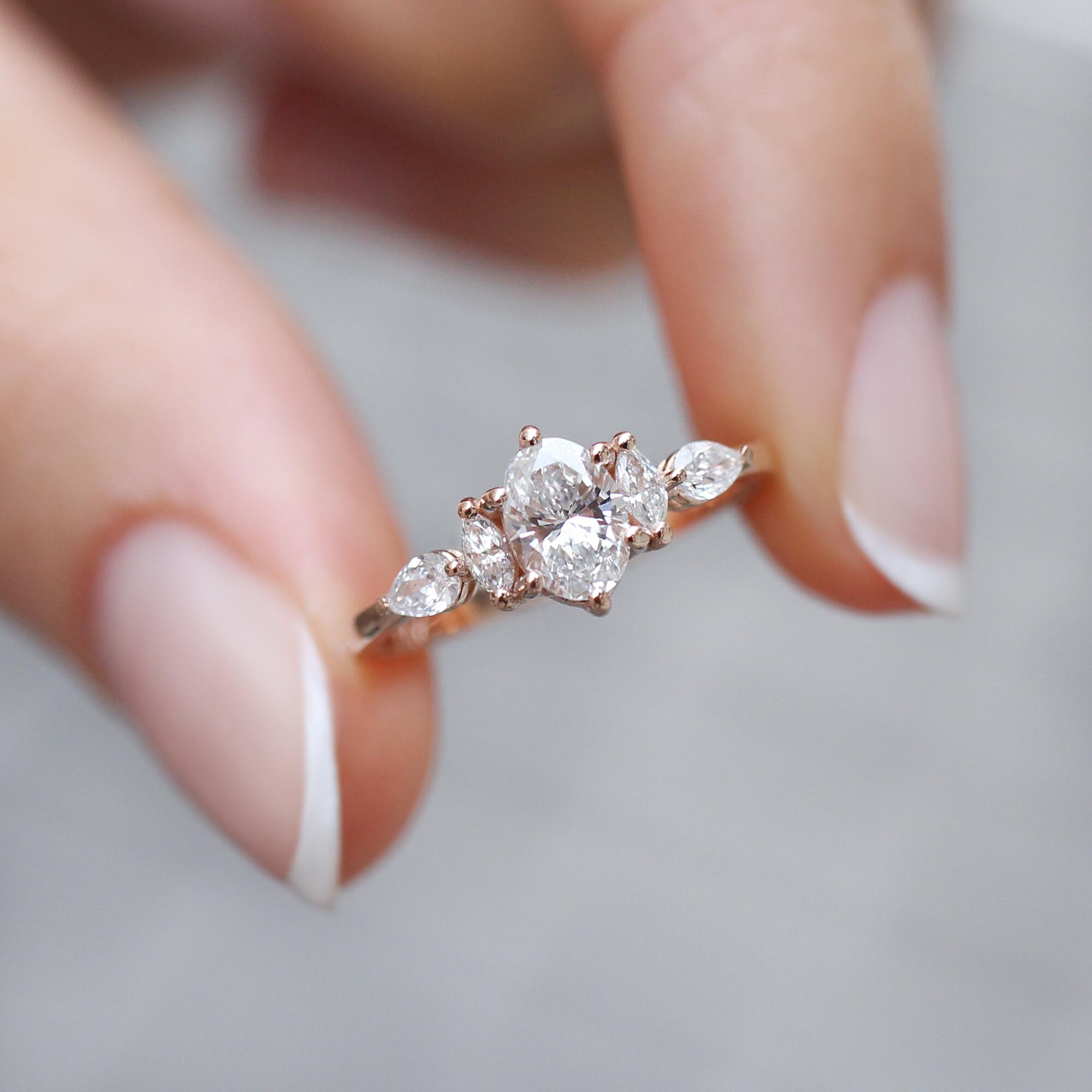 0.70 Karat Vintage Diana Oval Diamantring