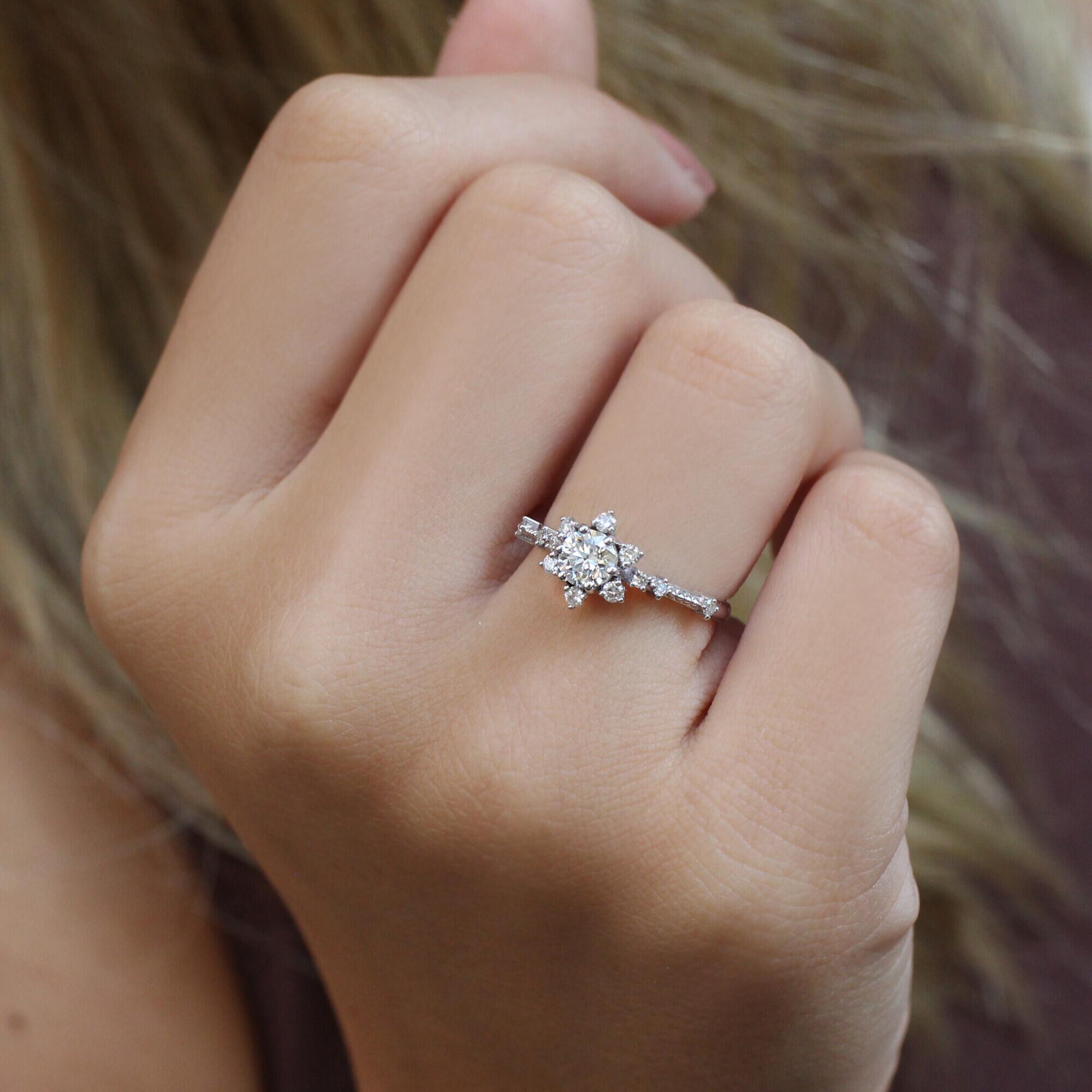 0,70 Karat Vintage Design Schneeflocken-Diamantring