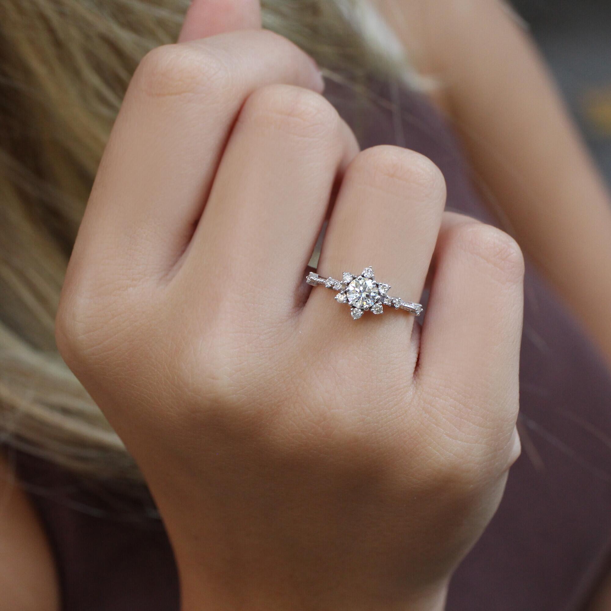 0,70 Karat Vintage Design Schneeflocken-Diamantring