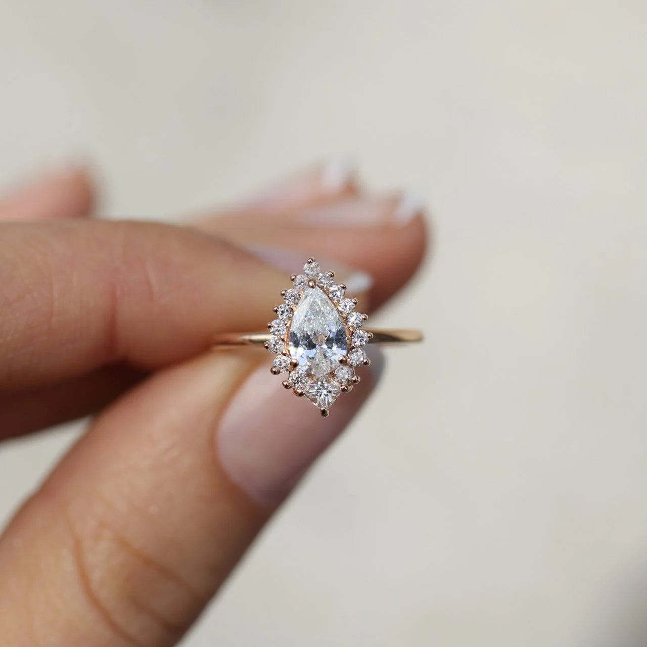 0,75 Karat Spezialanfertigung Tropfen- & Prinzess-Diamantring