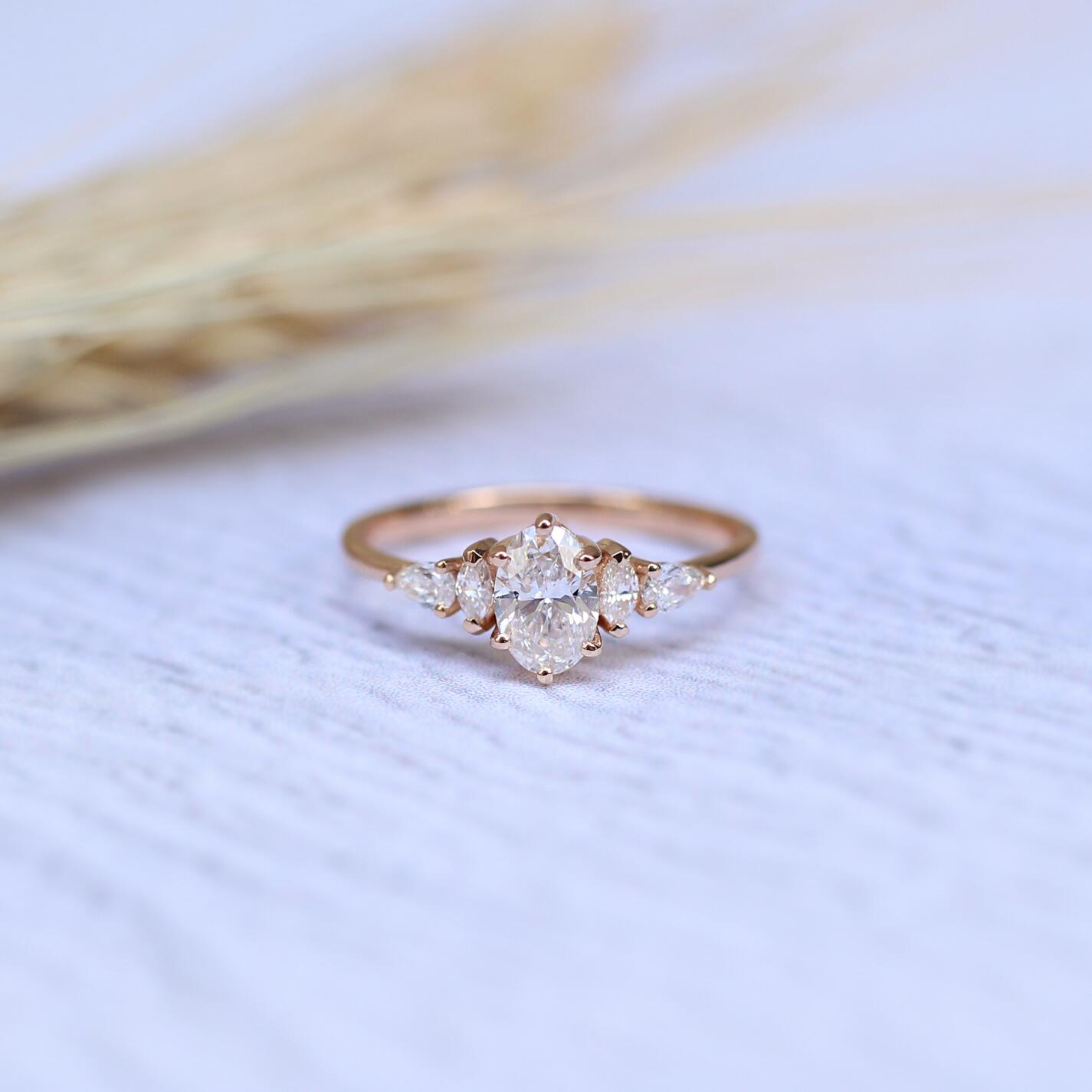 0,80 Karat F SI2 GIA-zertifizierter Vintage Diana Oval Diamantring