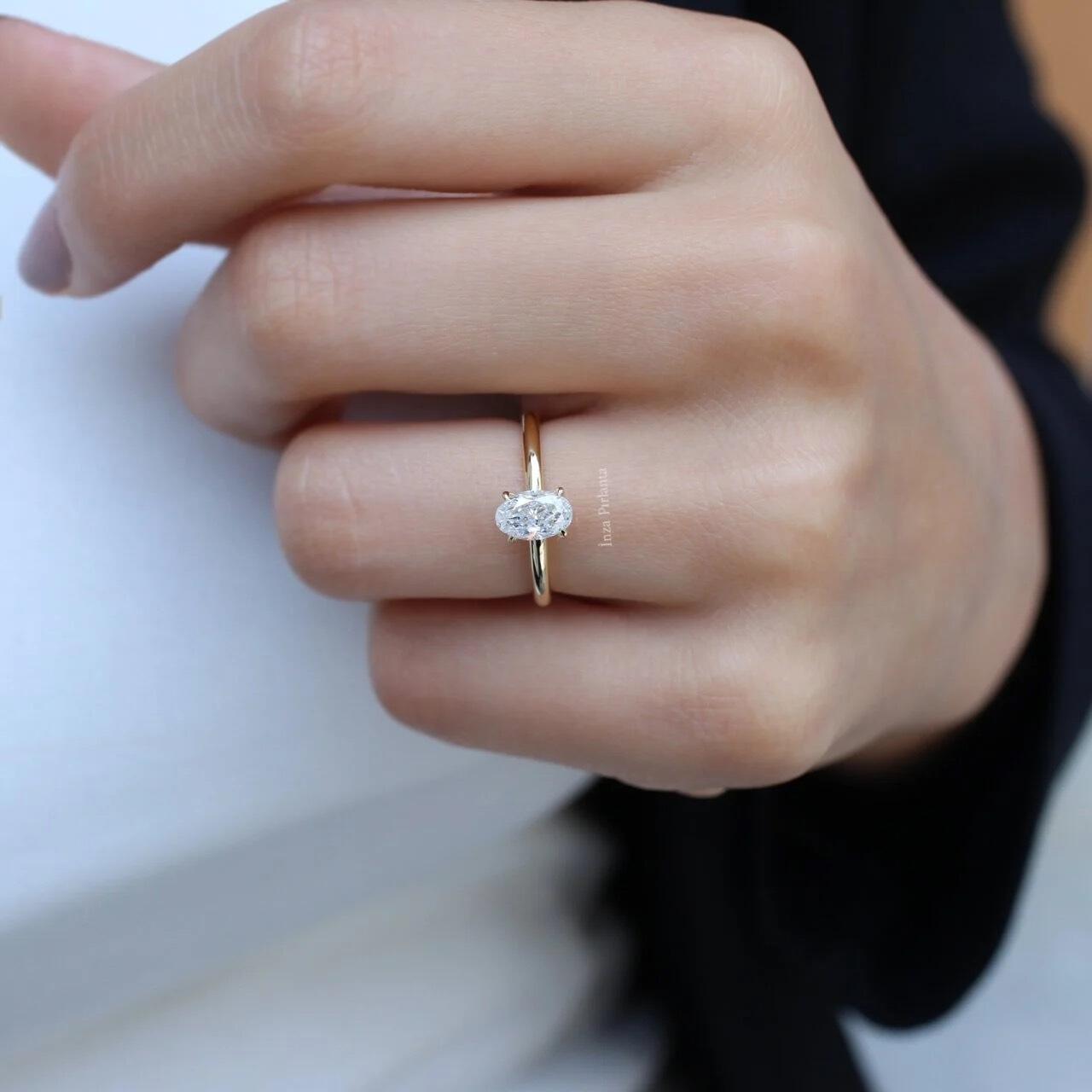 0.90 Carat F SI2 GIA Certified Oval Diamond Solitaire Ring