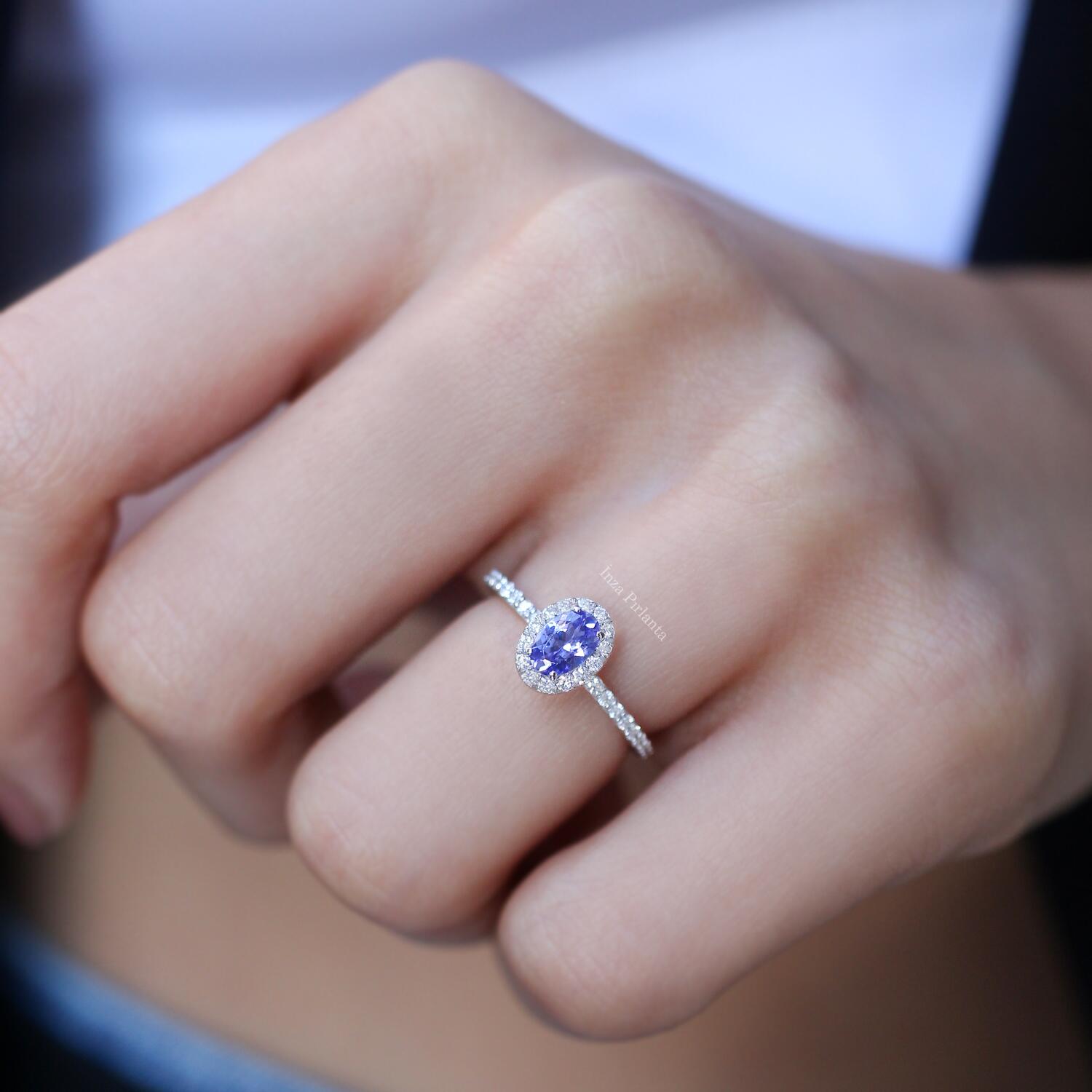 Exklusiver Tansanit- & Diamantring