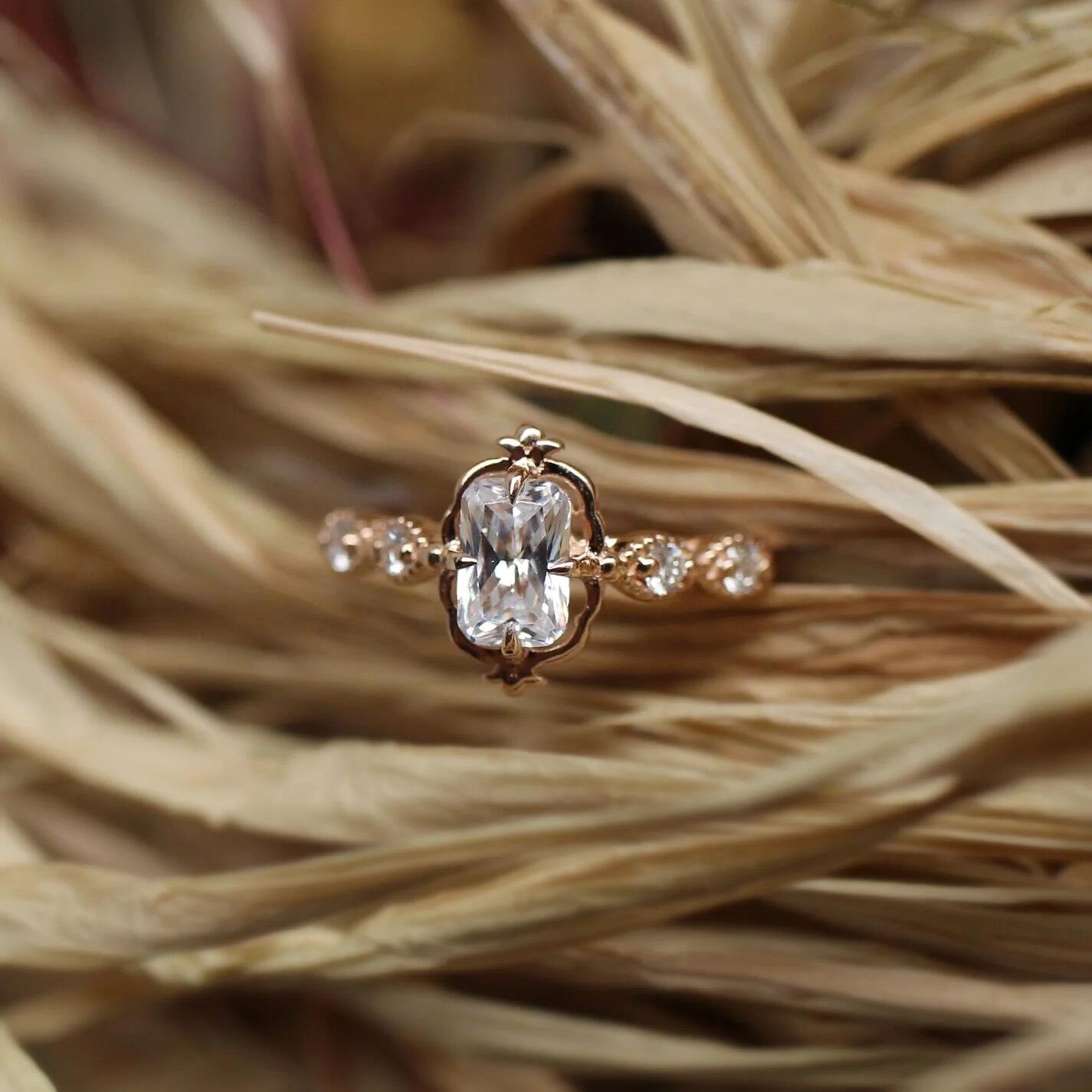 Vintage Aria White Topaz & Diamond Ring