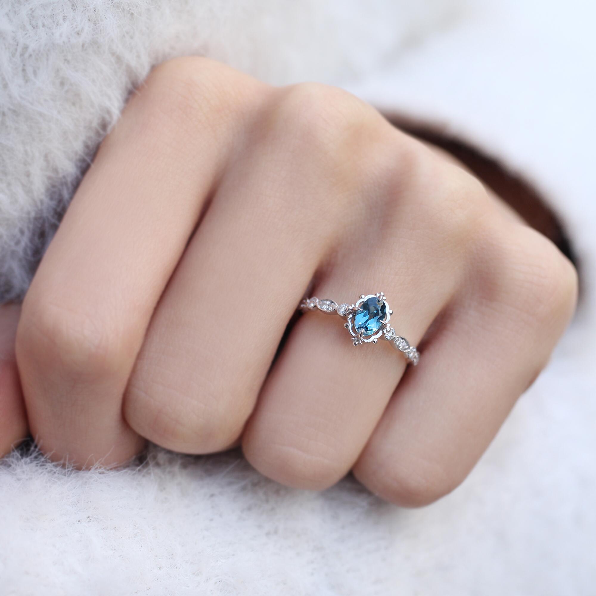 Vintage Aria London Blue Topaz & Diamond Ring
