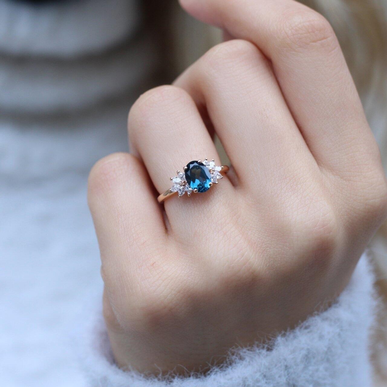 Vintage Arte London Blue & Diamond Ring