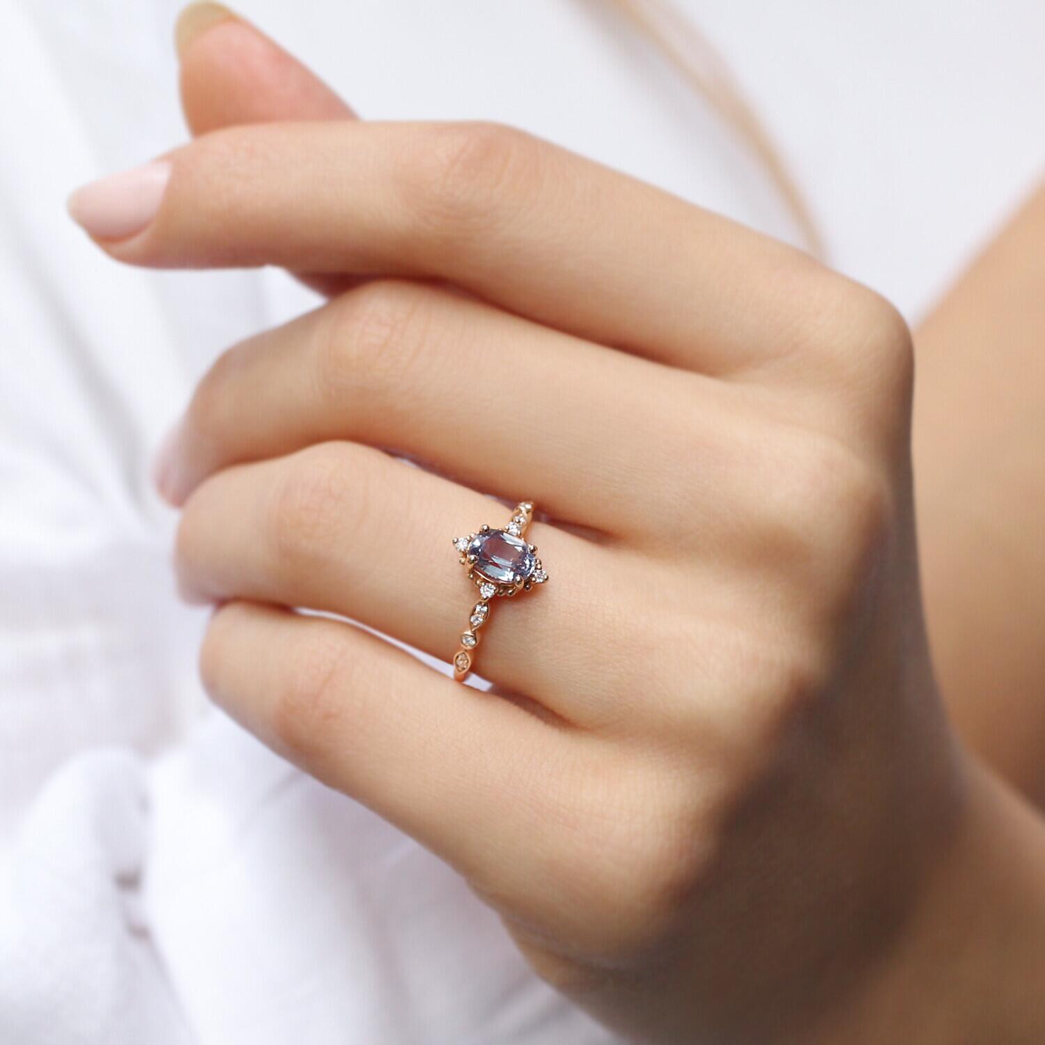 Vintage Mini Selius Alexandrite & Diamond Design Ring