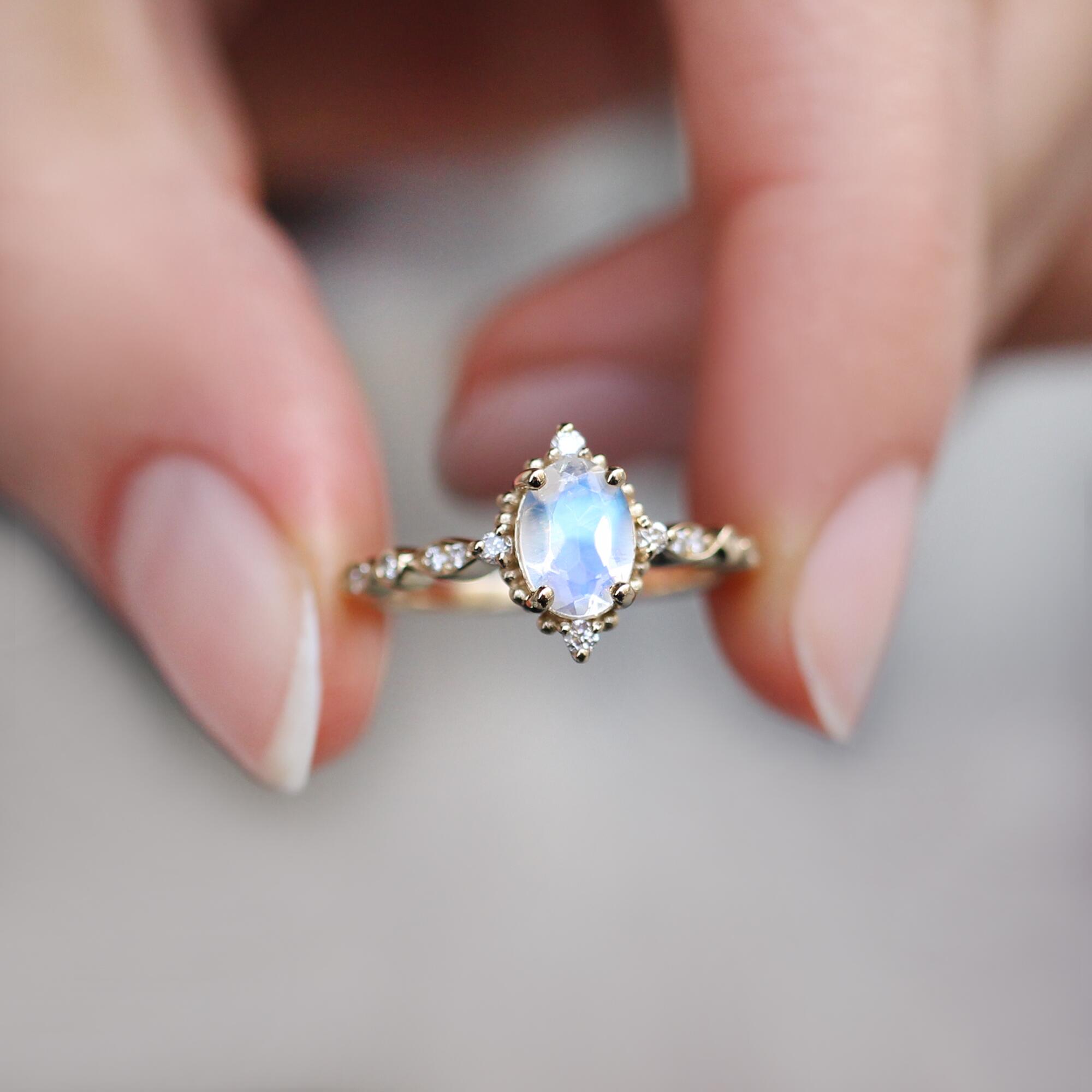 Vintage Mini Selius Moonstone & Diamond Ring
